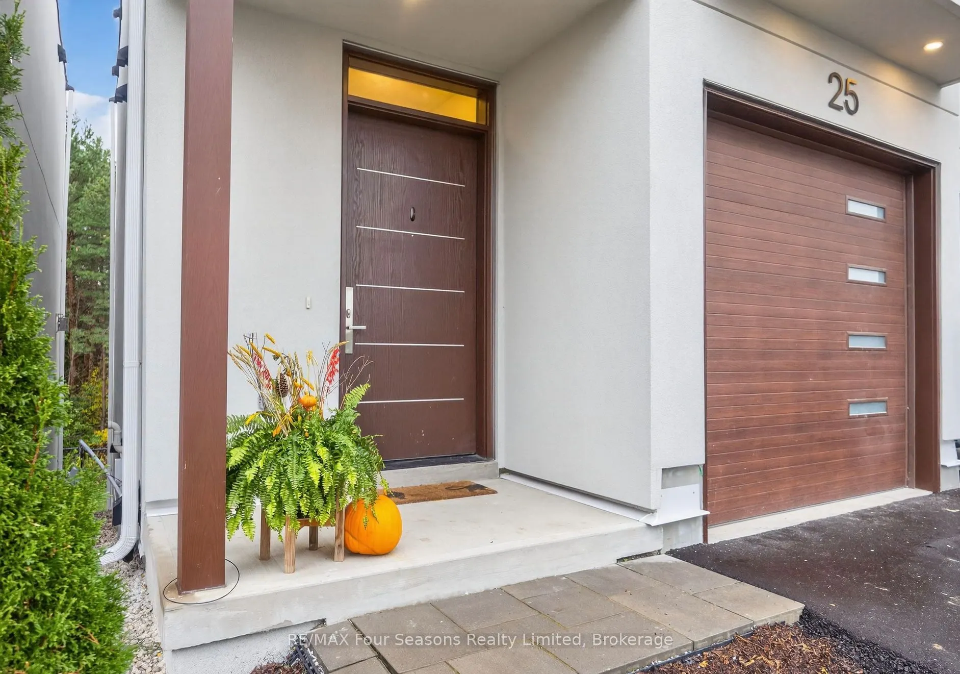 25 Waterview Lane