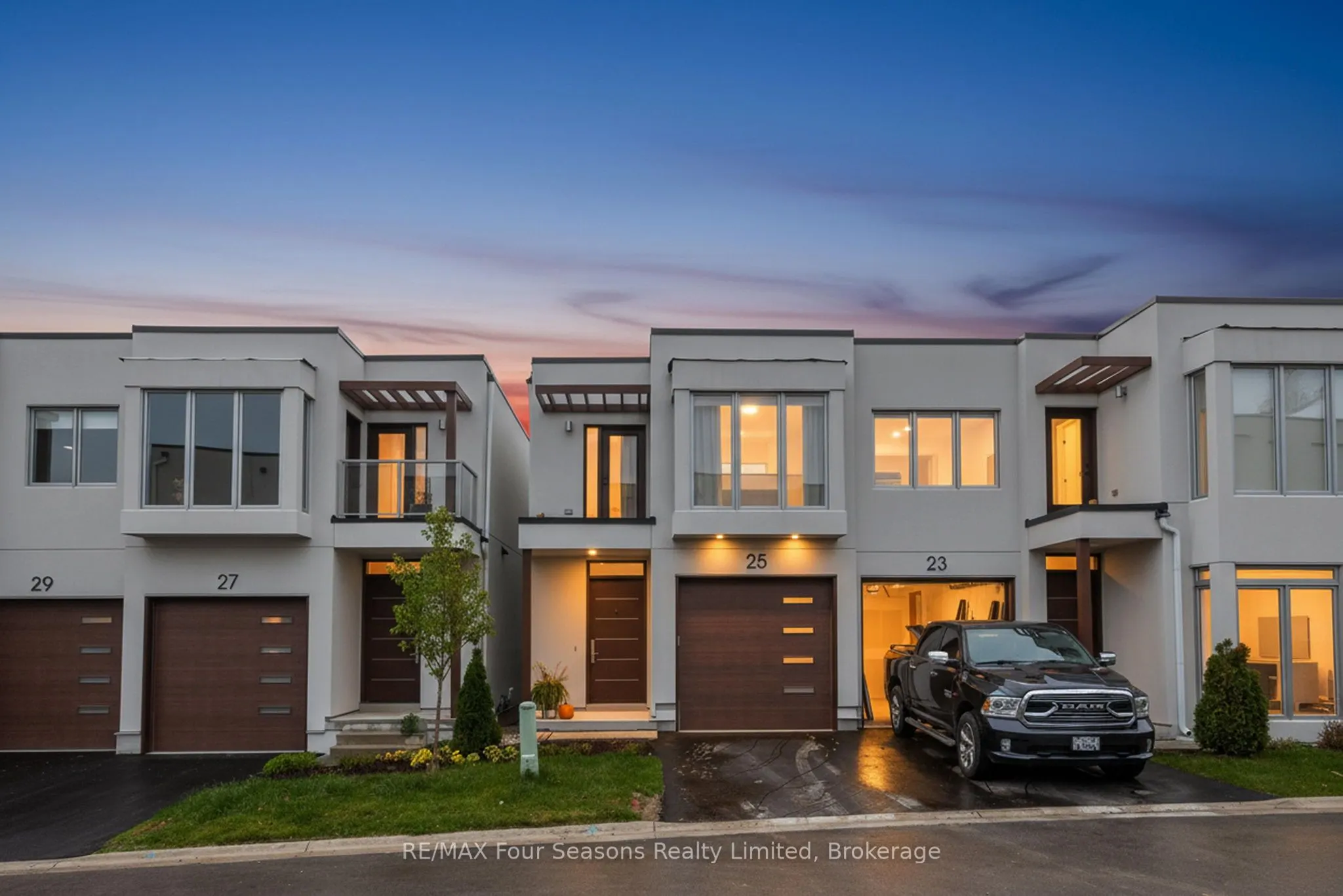 25 Waterview Lane