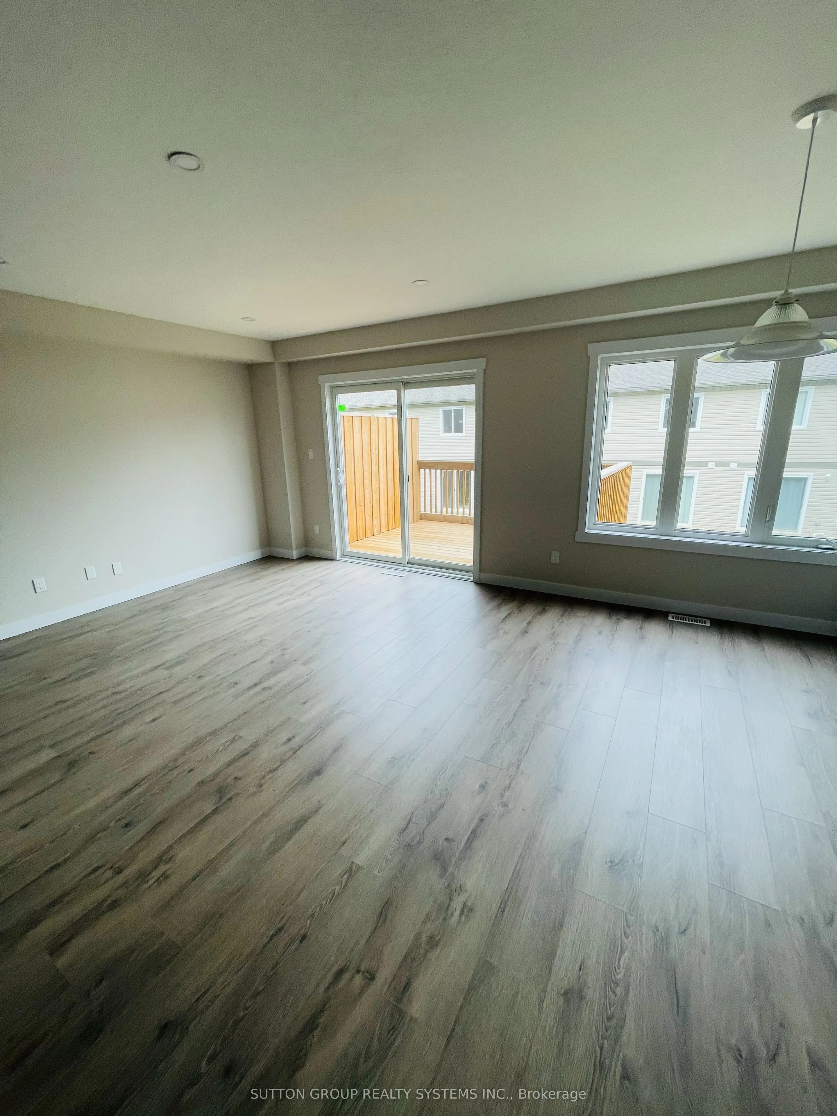 160 Stanley Street, #4