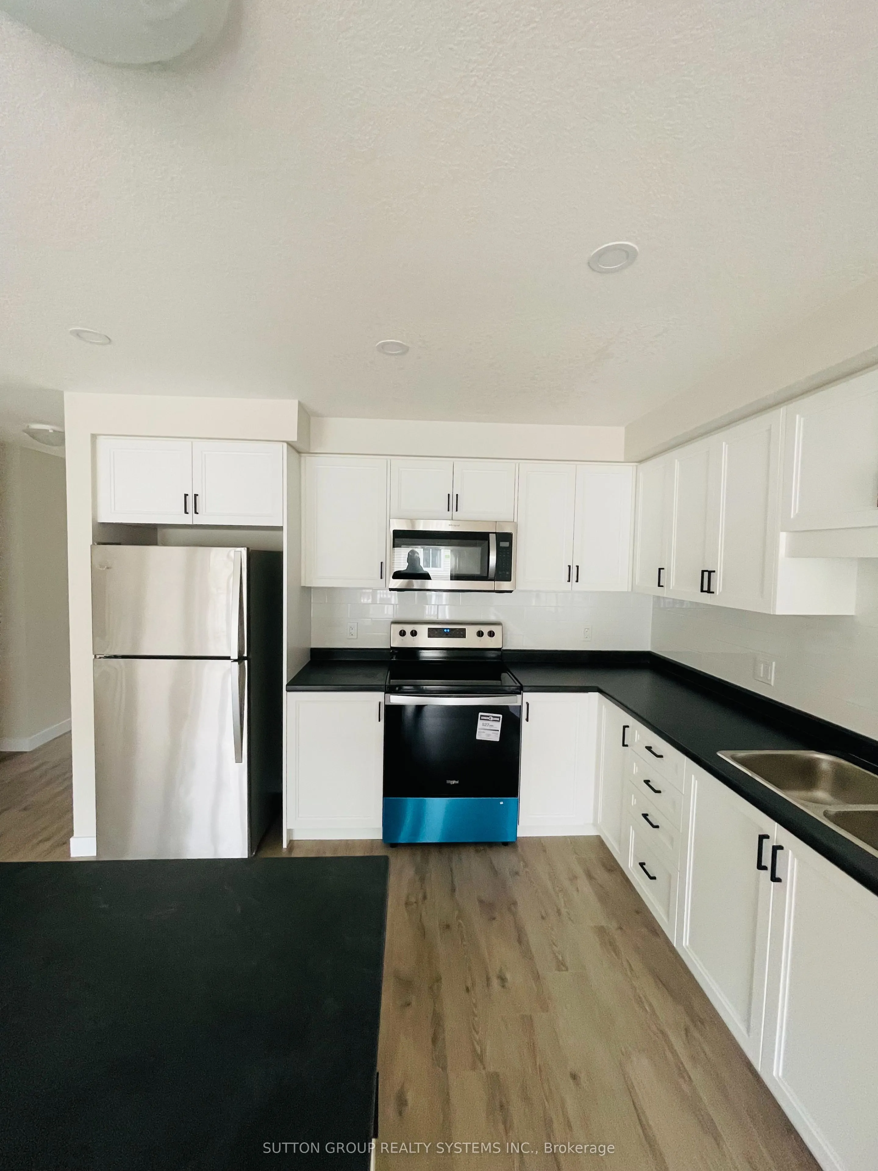 160 Stanley Street, #4