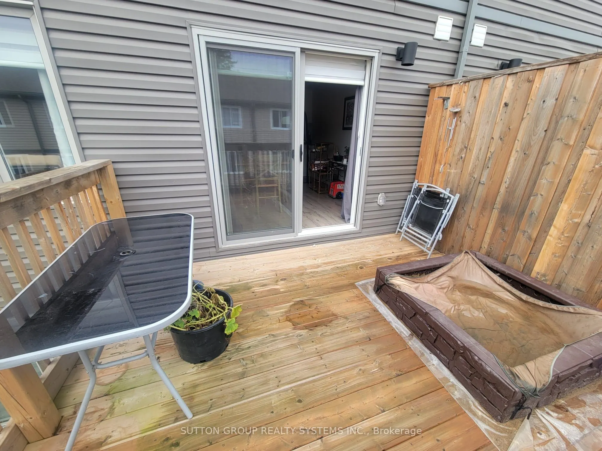 160 Stanley Street, #4