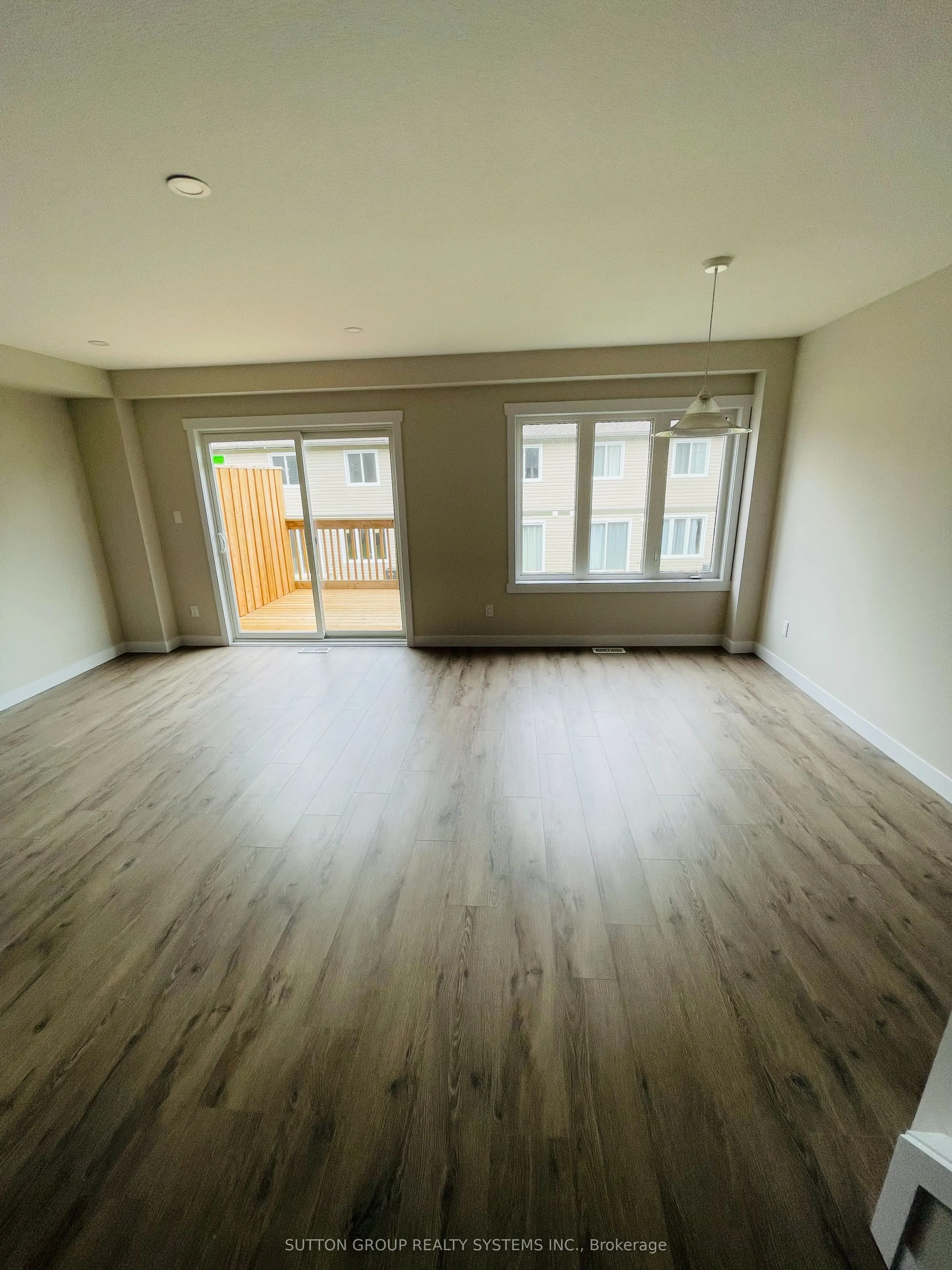 160 Stanley Street, #4