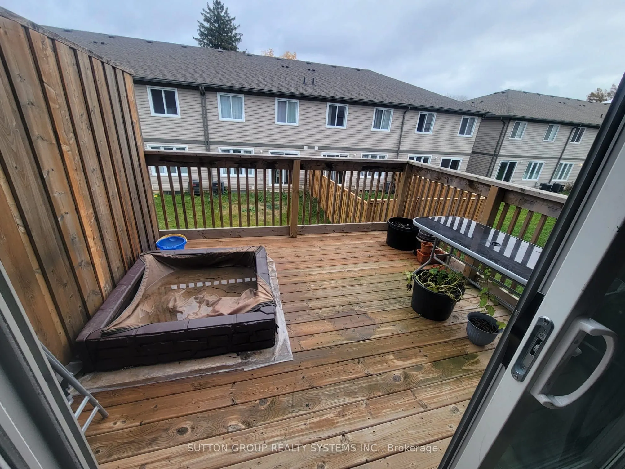 160 Stanley Street, #4