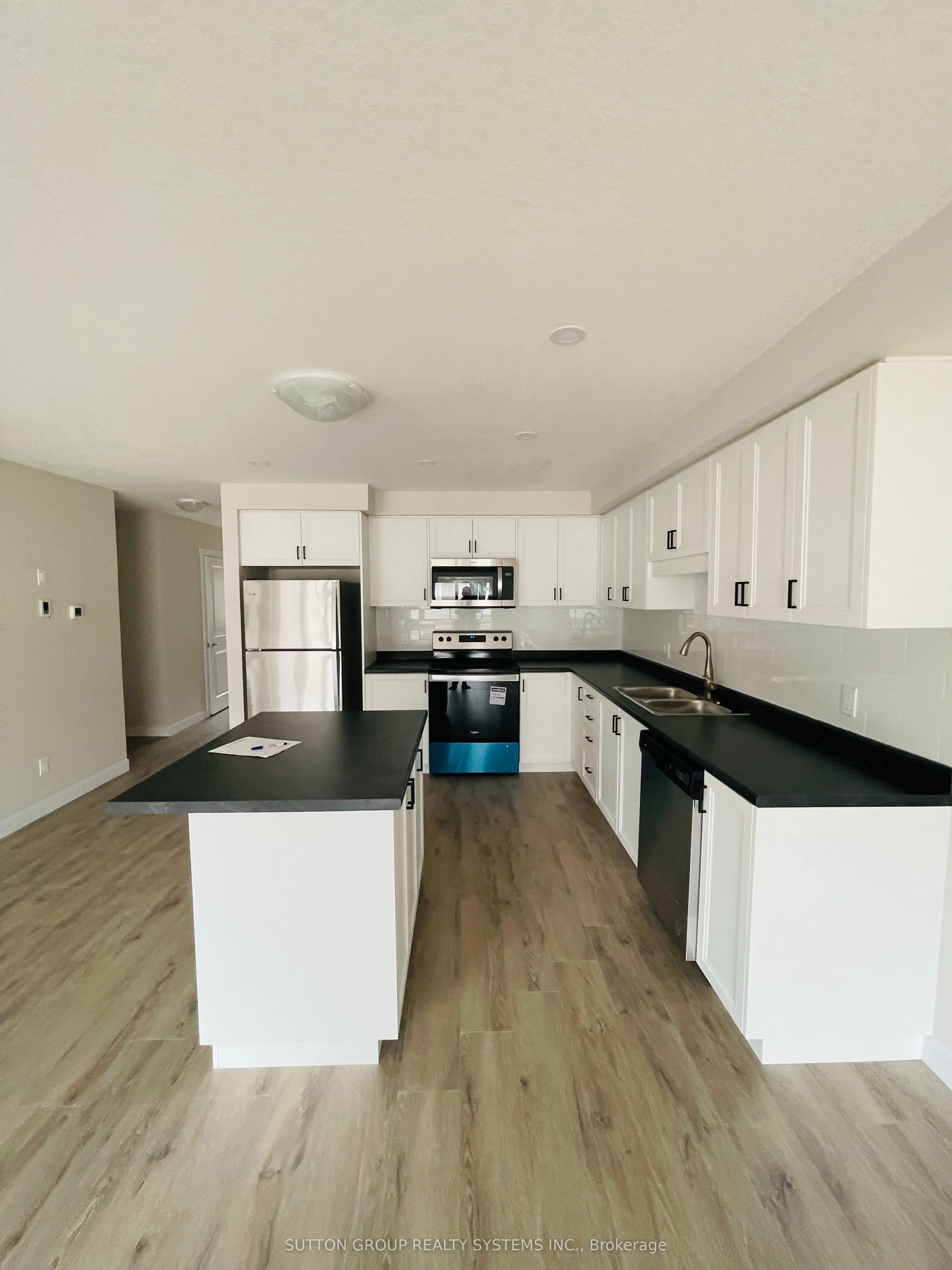 160 Stanley Street, #4