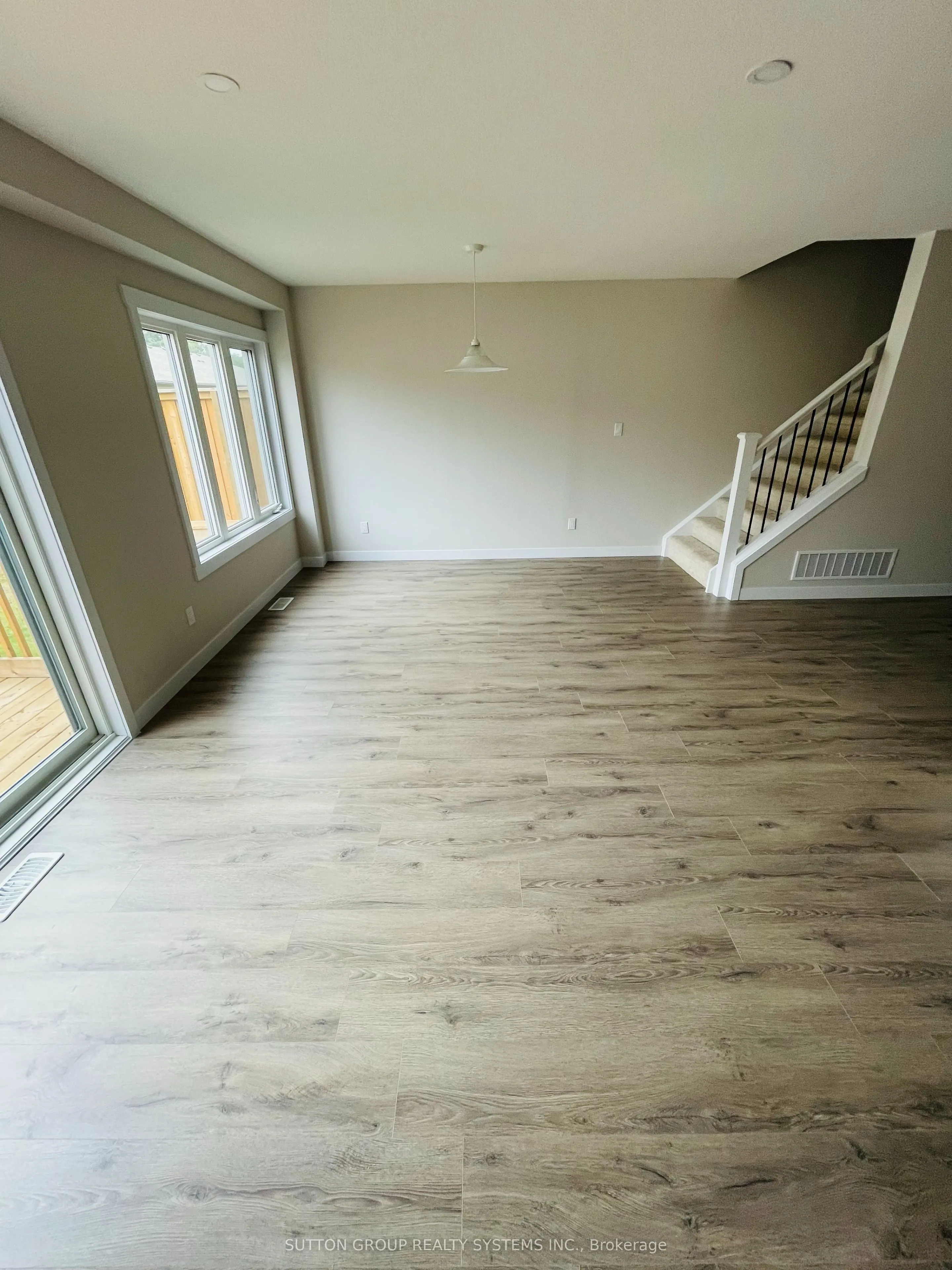 160 Stanley Street, #4