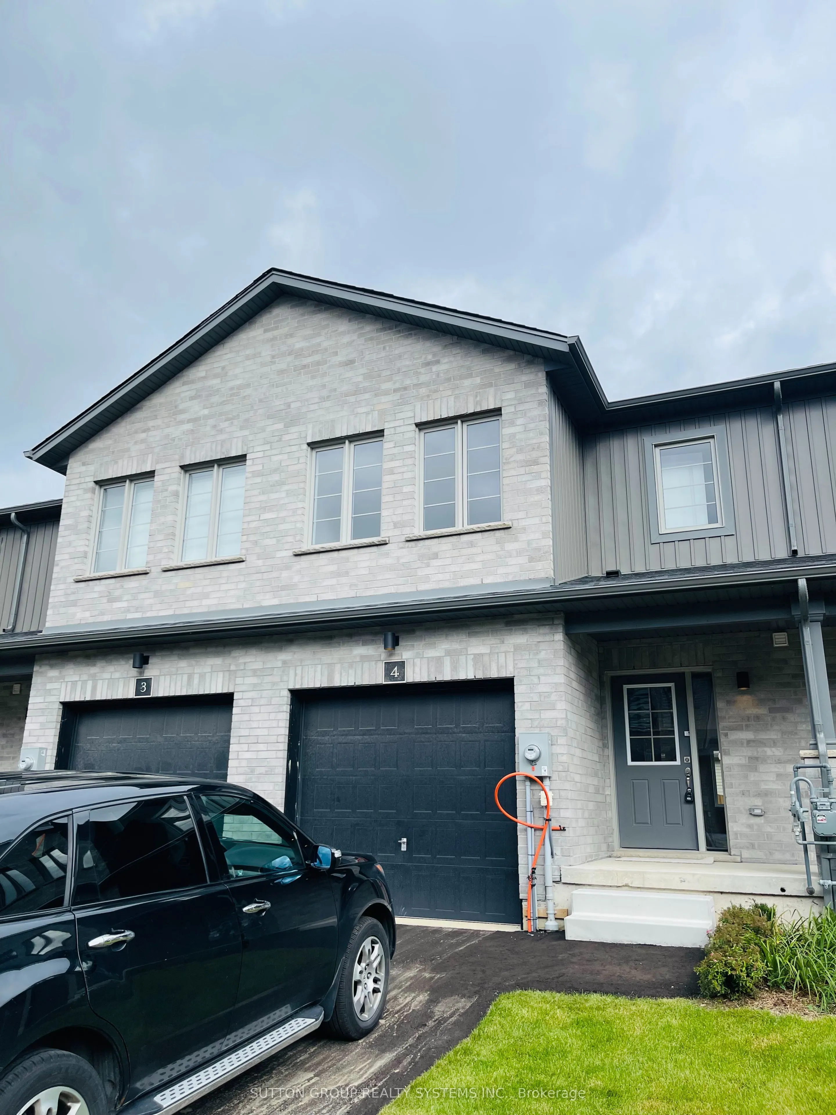 160 Stanley Street, #4