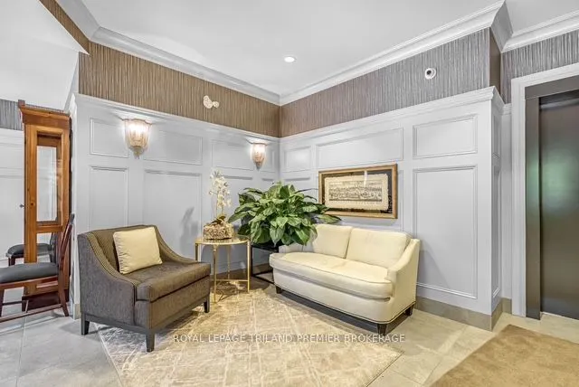 122 Wortley Road, #202