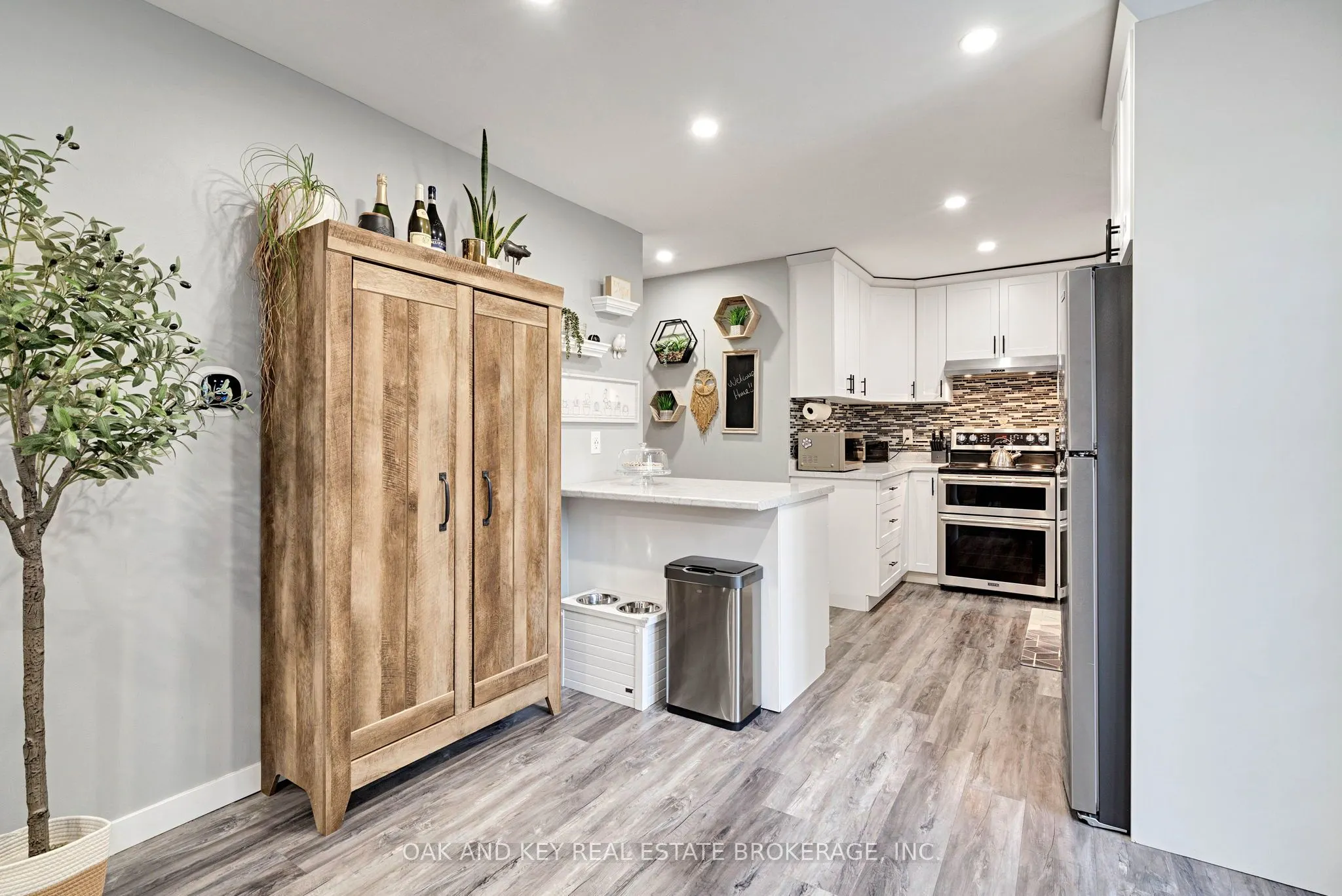 392 Homestead Court, #32