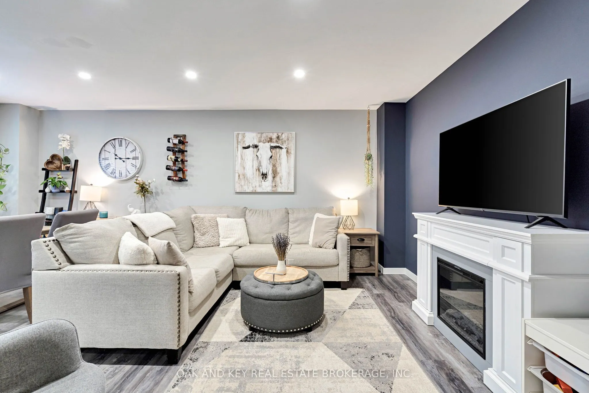 392 Homestead Court, #32
