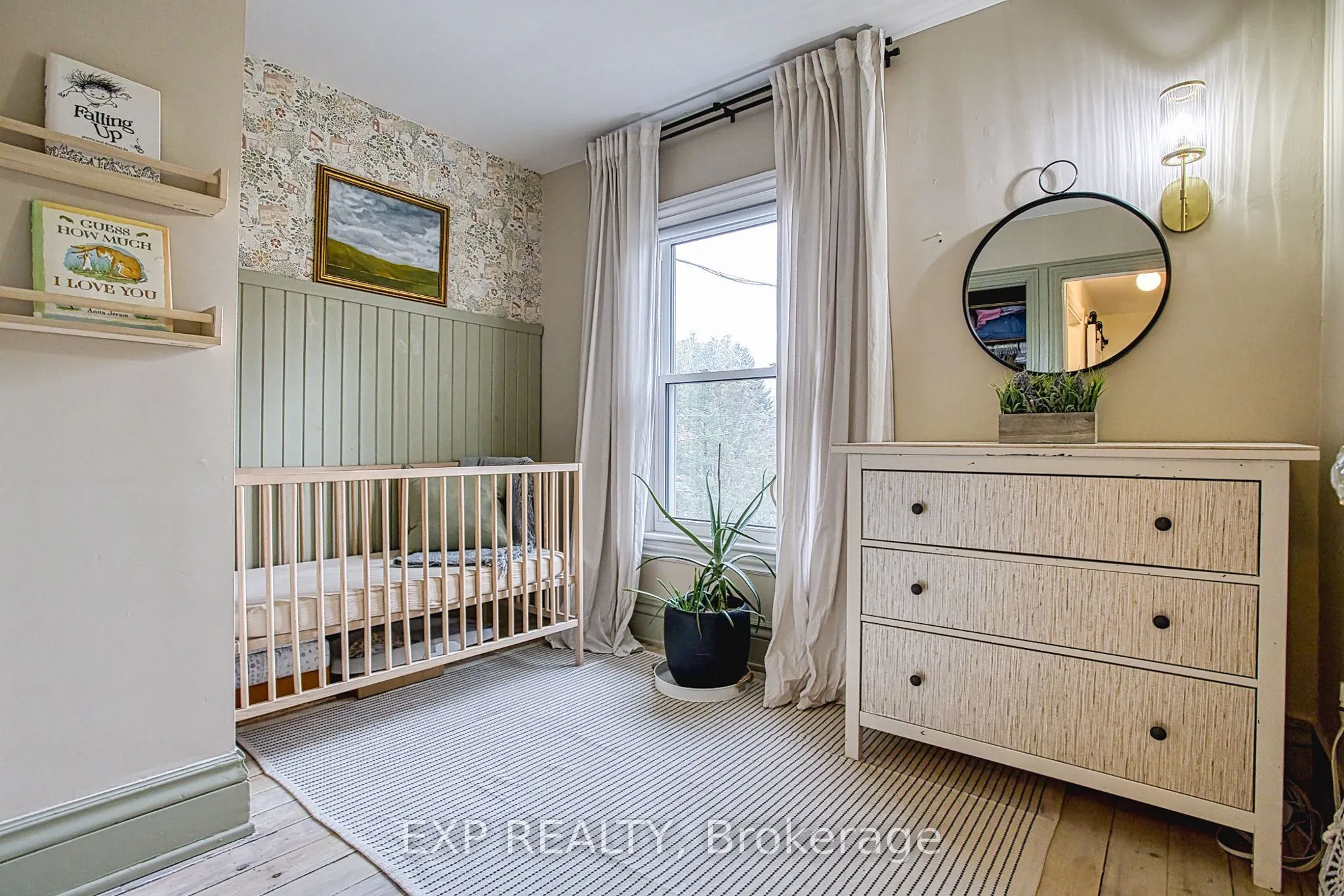 176 Emerald Street S