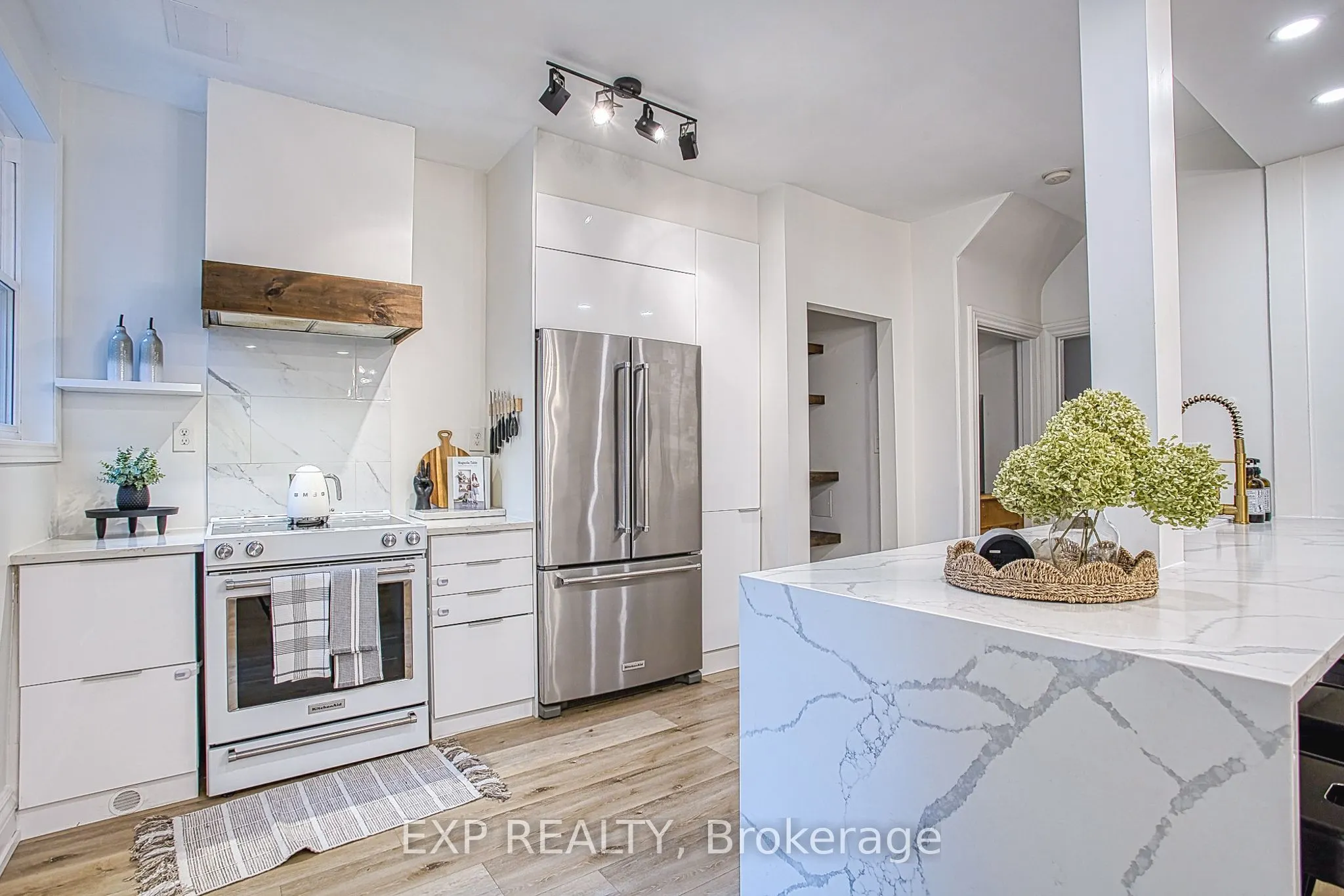 176 Emerald Street S