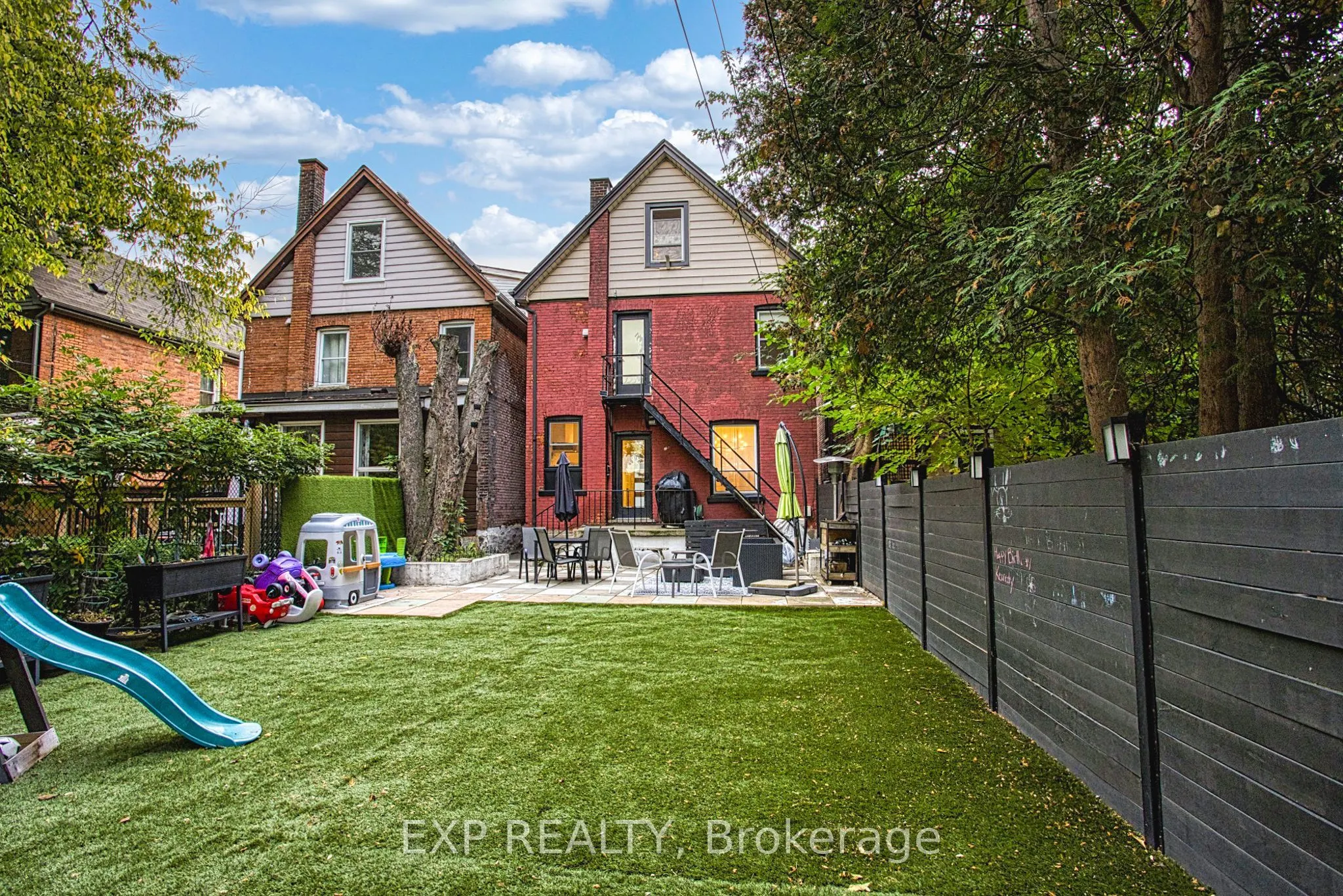 176 Emerald Street S