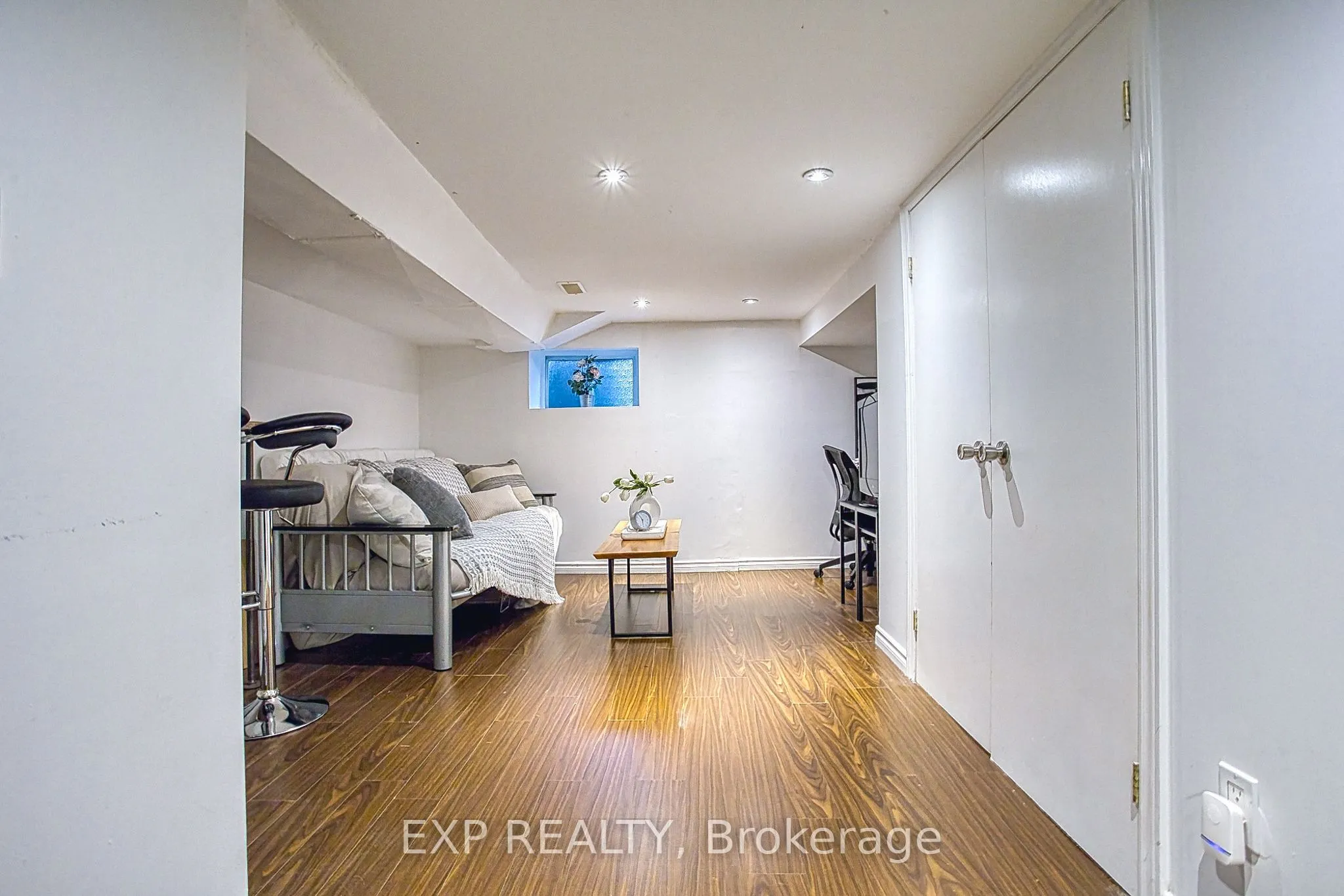 176 Emerald Street S