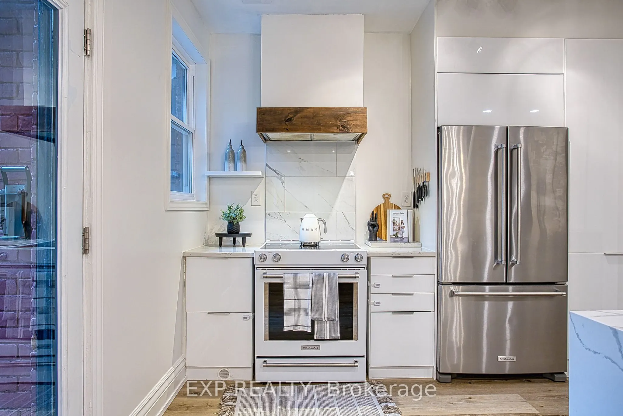 176 Emerald Street S