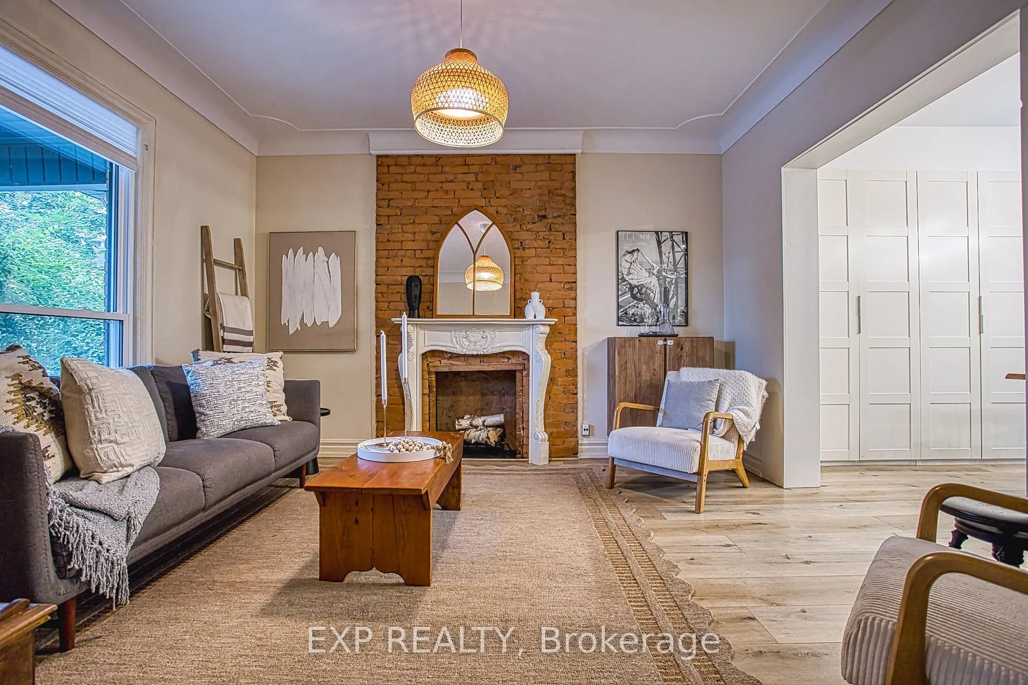 176 Emerald Street S