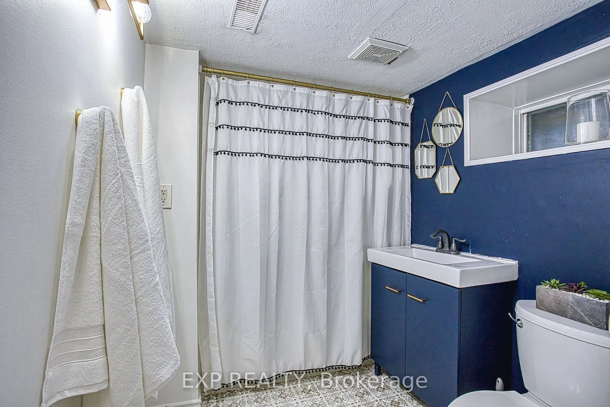 176 Emerald Street S