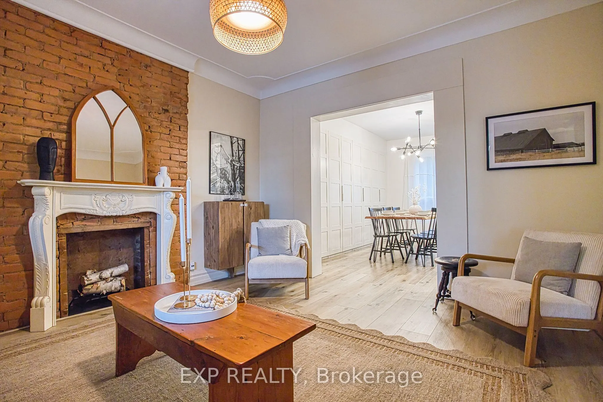 176 Emerald Street S