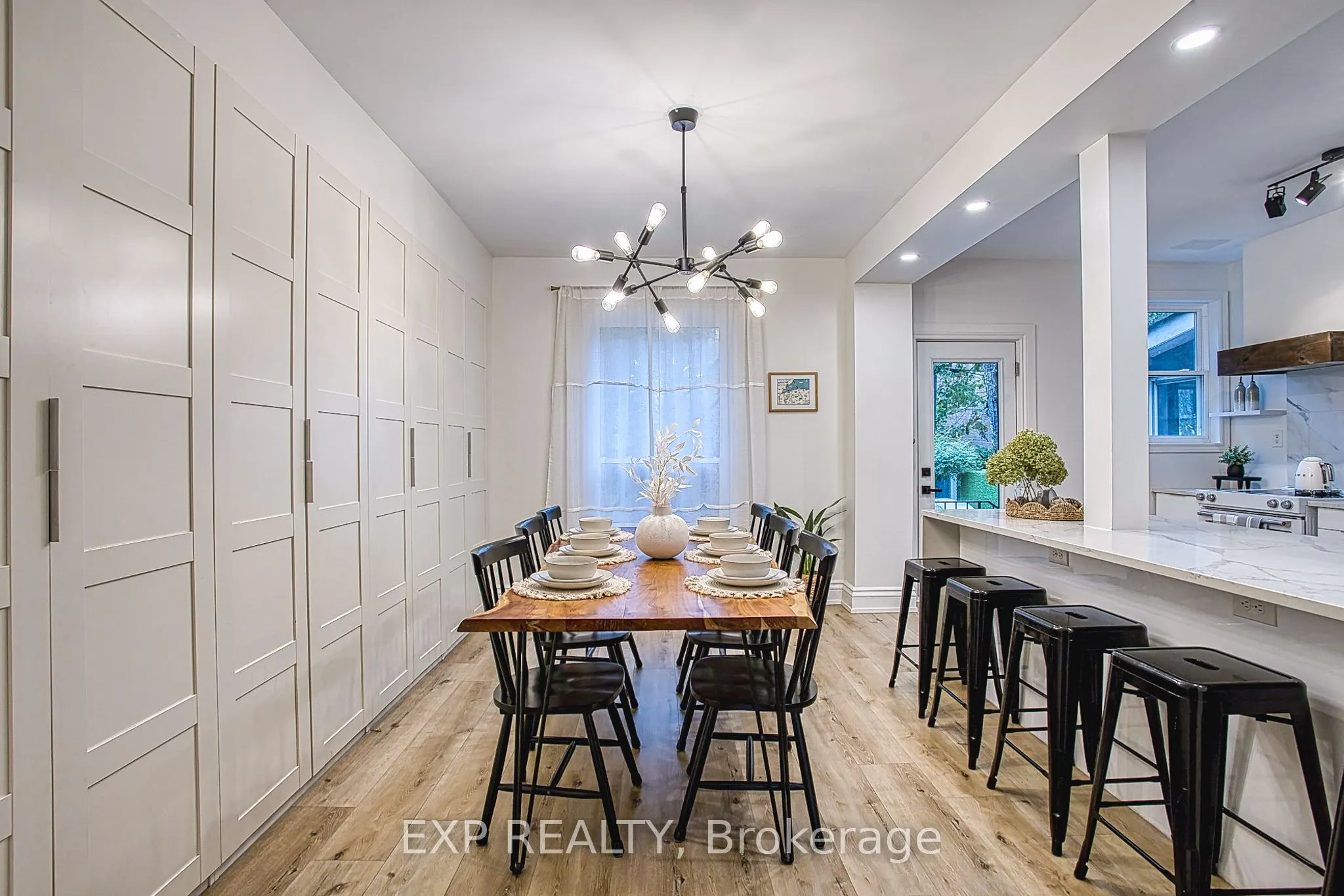 176 Emerald Street S