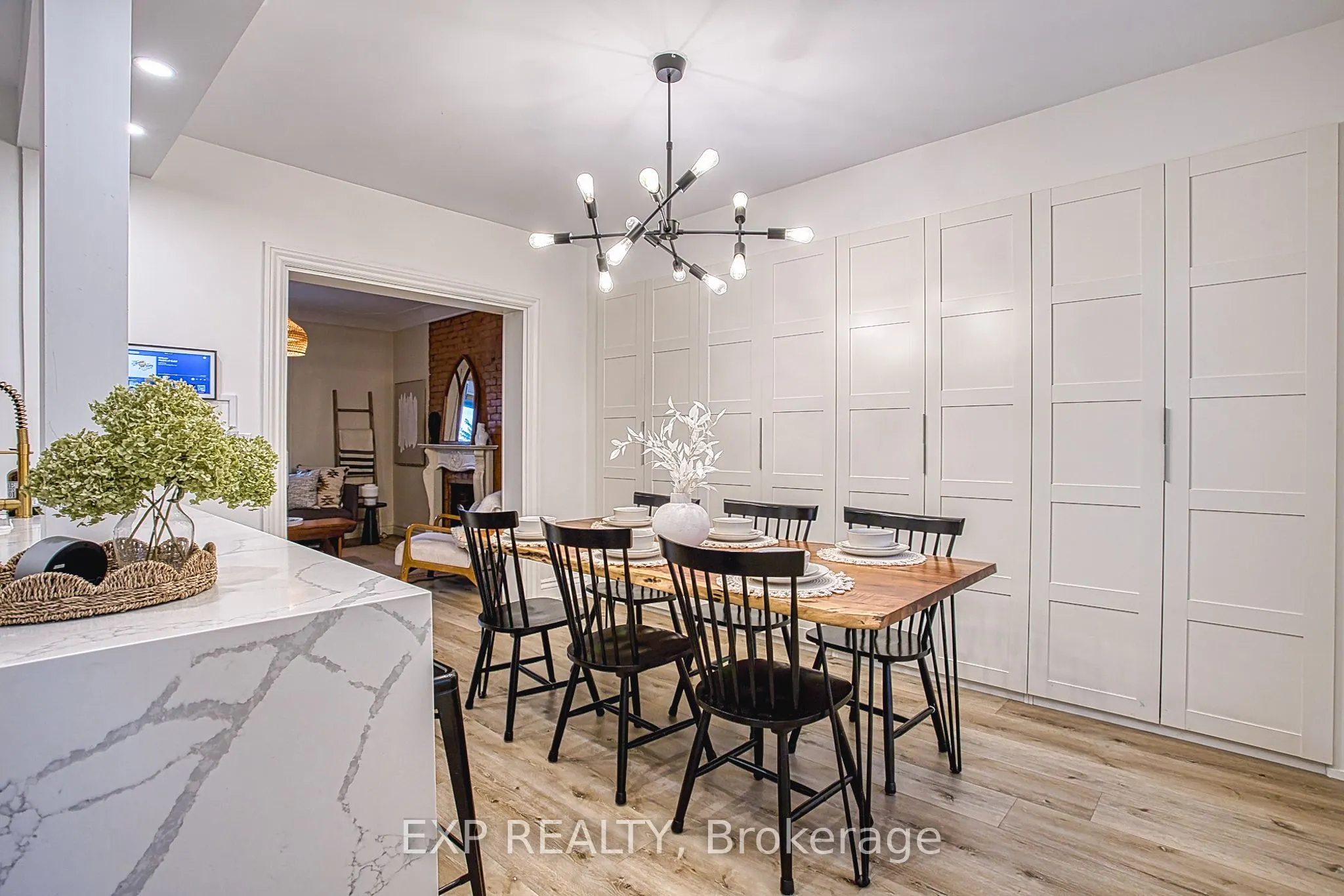 176 Emerald Street S