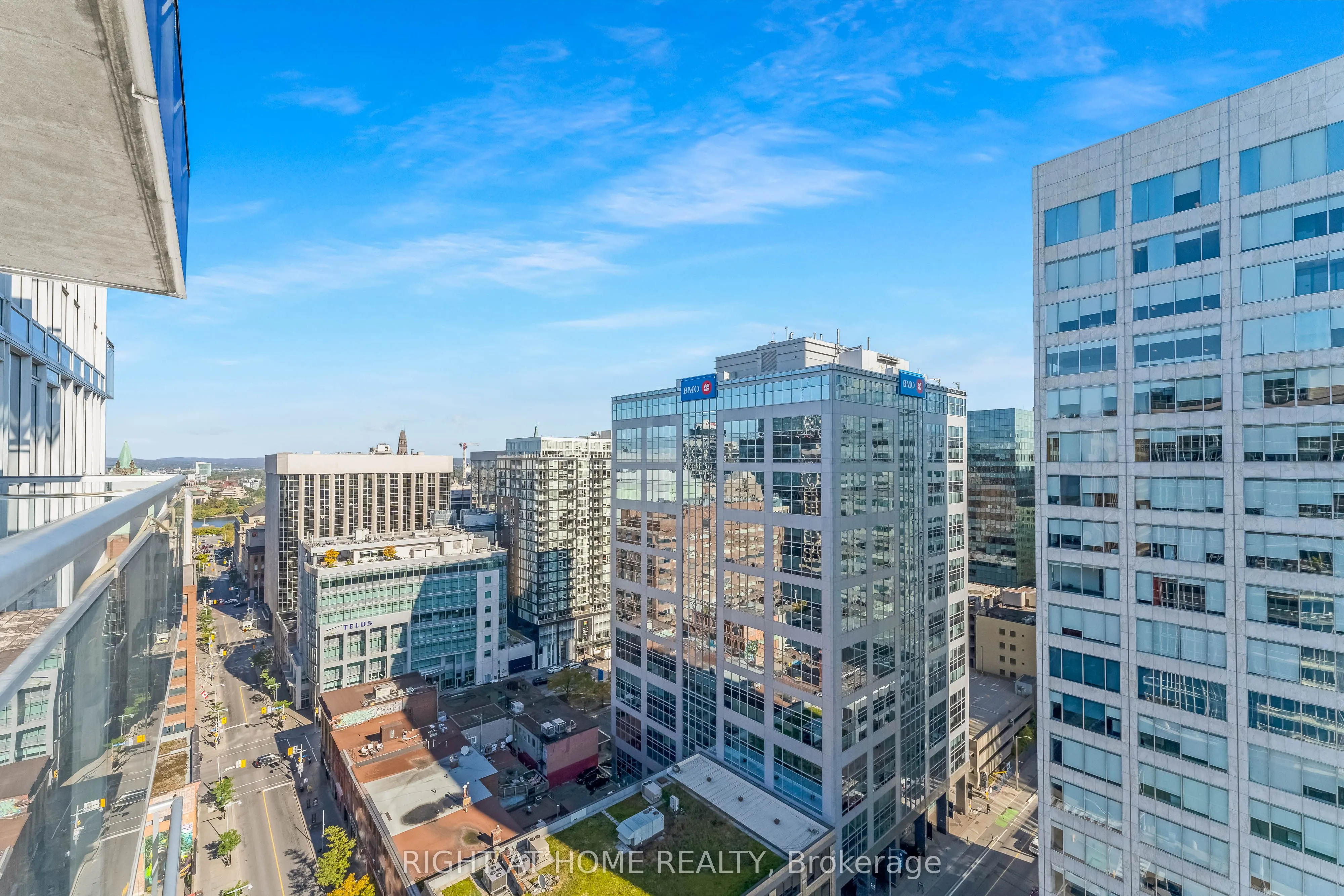 324 Laurier Avenue W, #2010