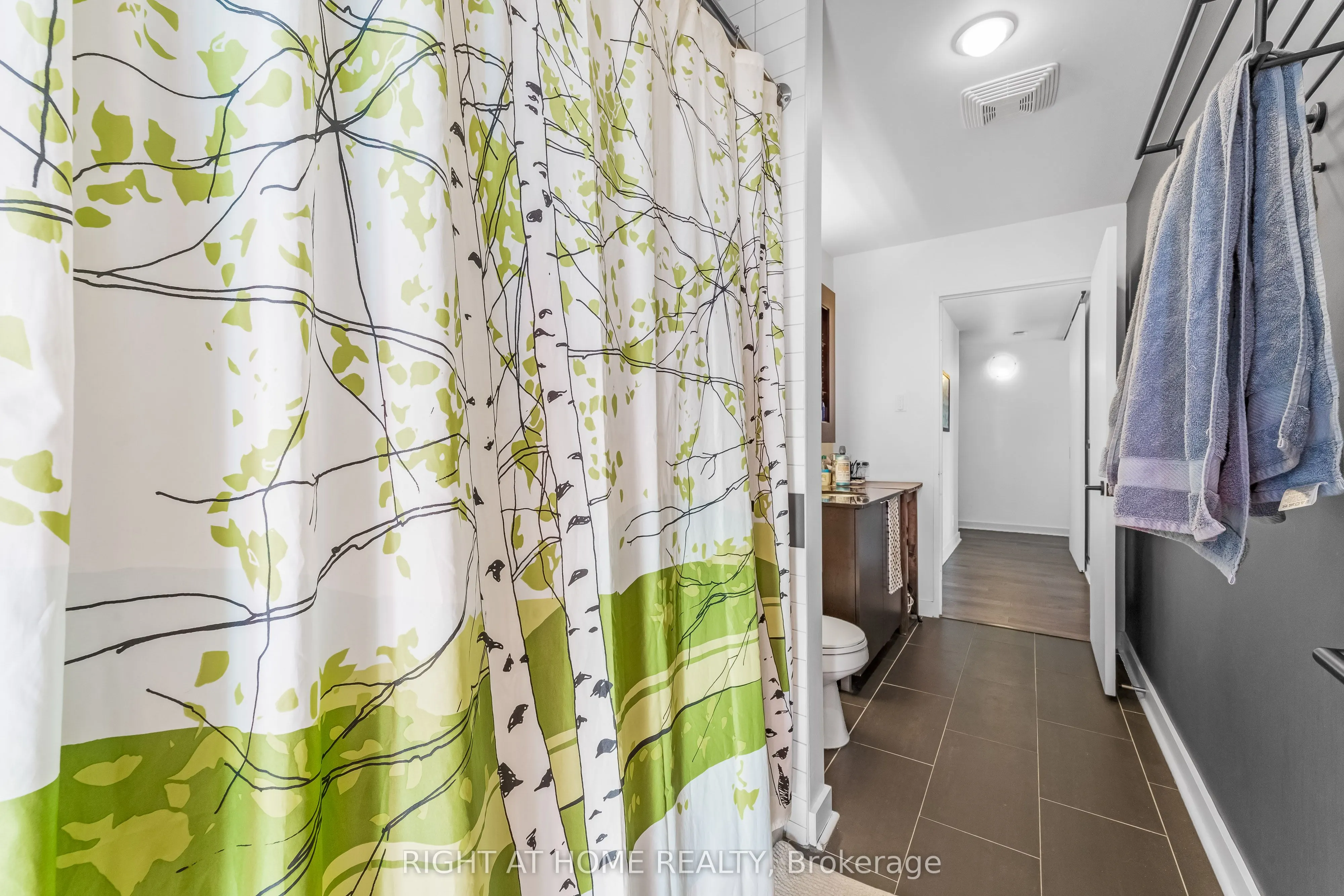 324 Laurier Avenue W, #2010