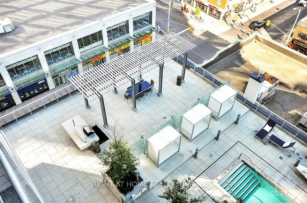 324 Laurier Avenue W, #2010