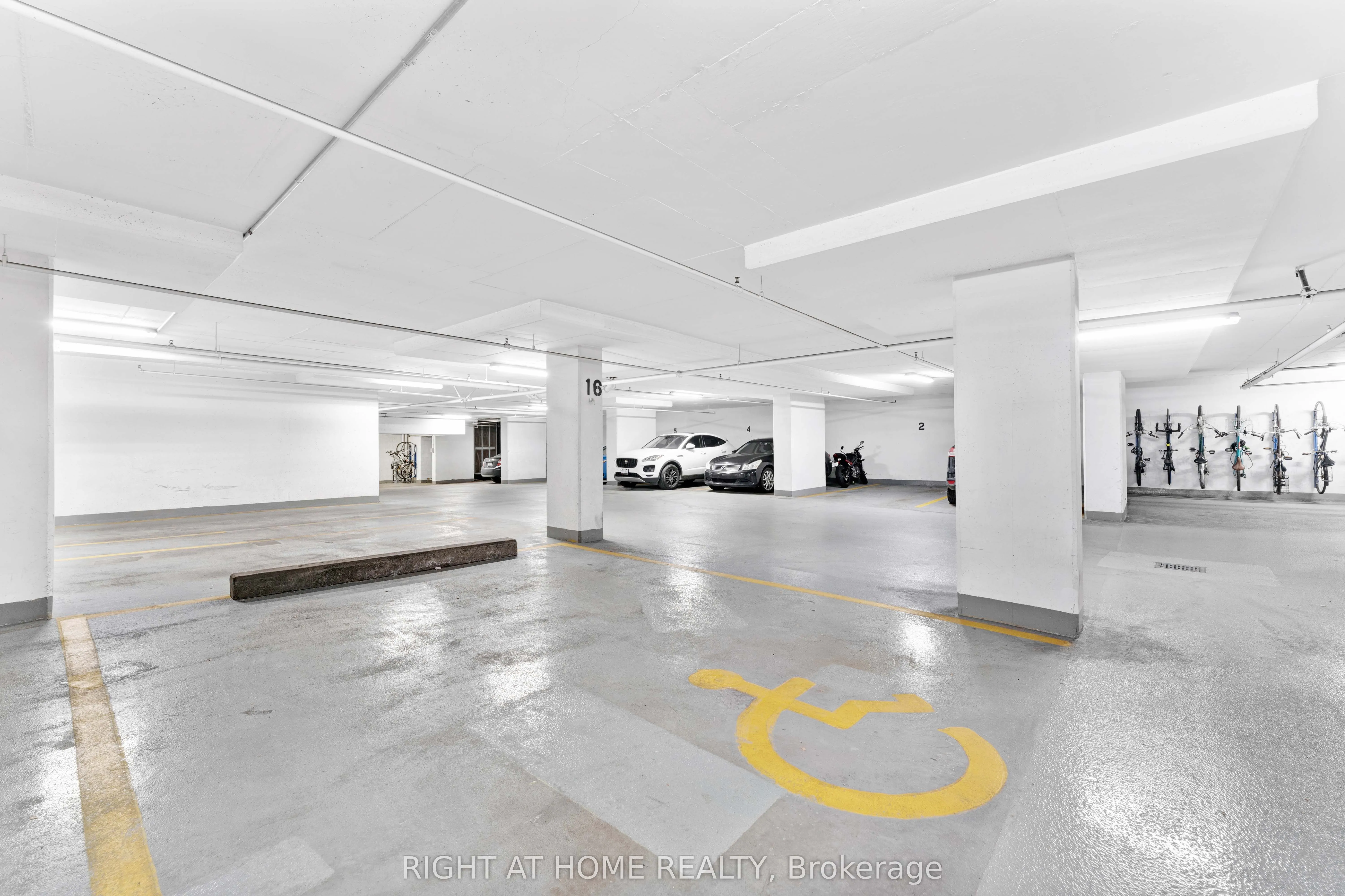 324 Laurier Avenue W, #2010