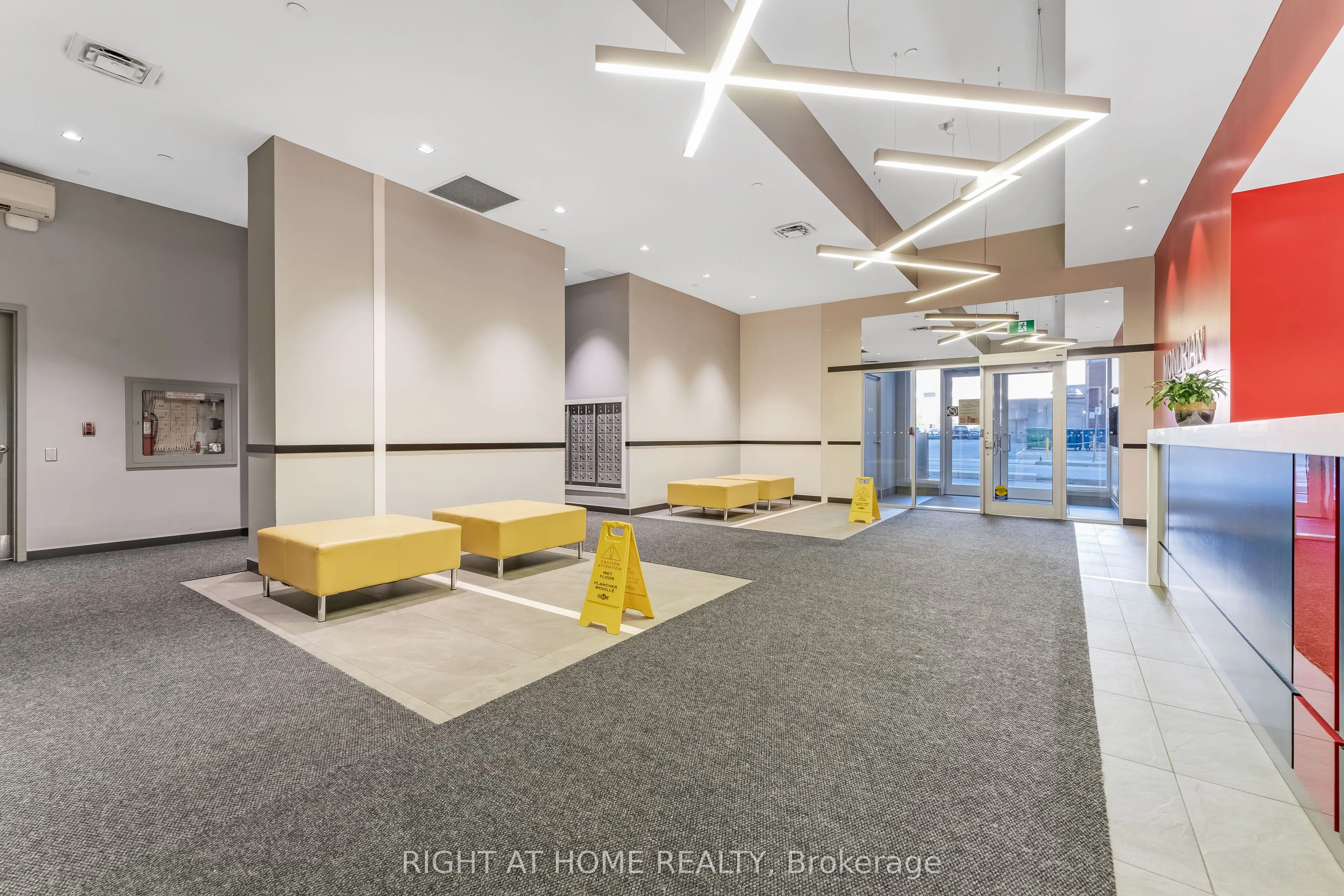 324 Laurier Avenue W, #2010