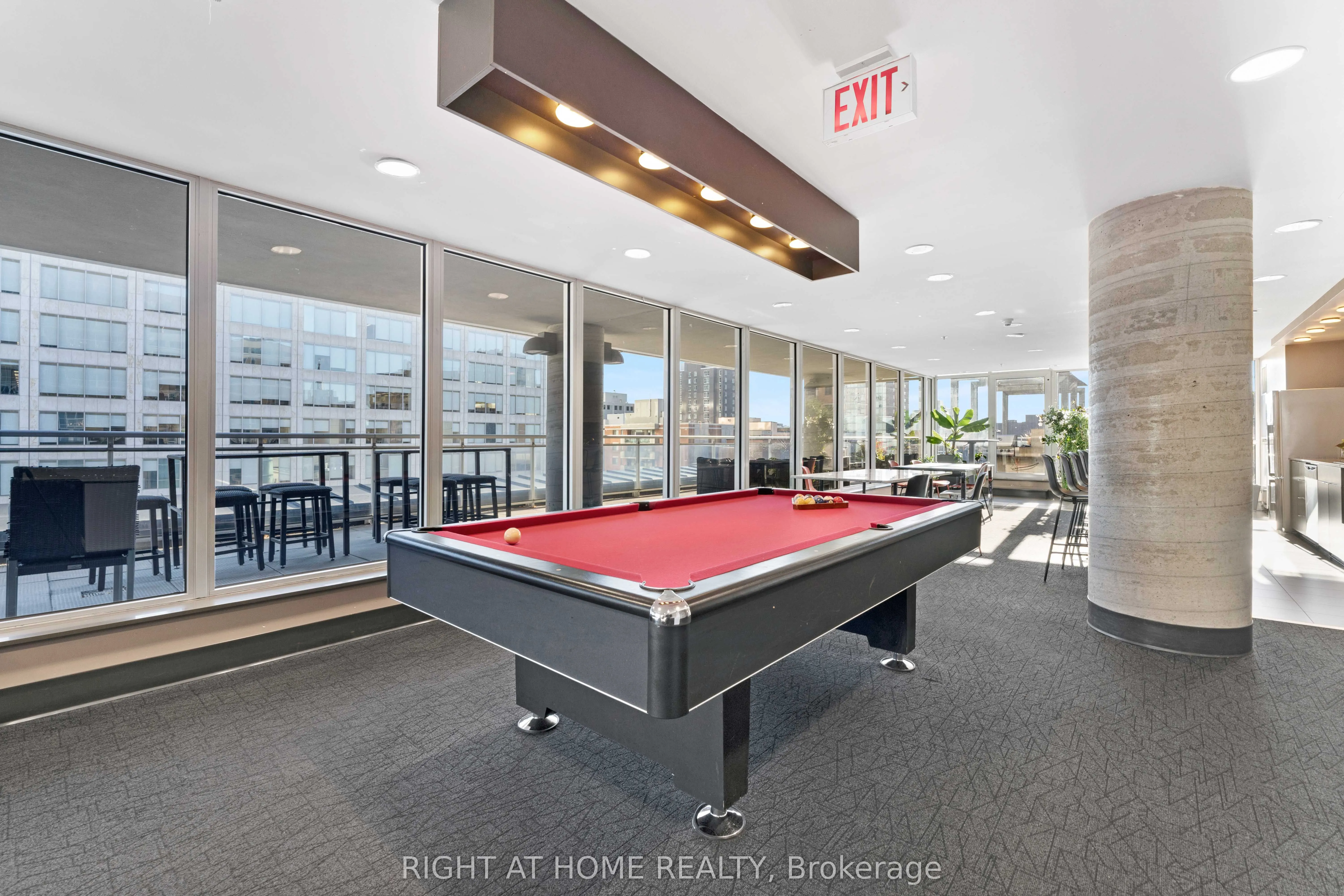 324 Laurier Avenue W, #2010