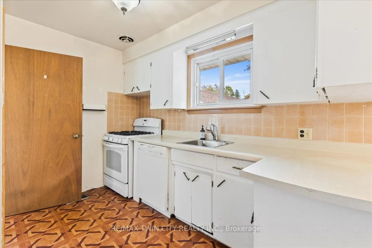 943 Winterhalt Avenue