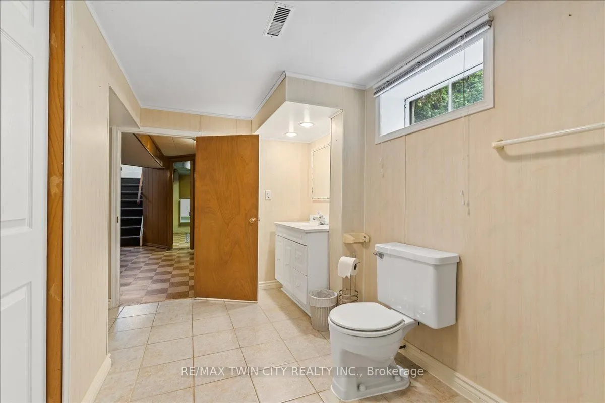 943 Winterhalt Avenue