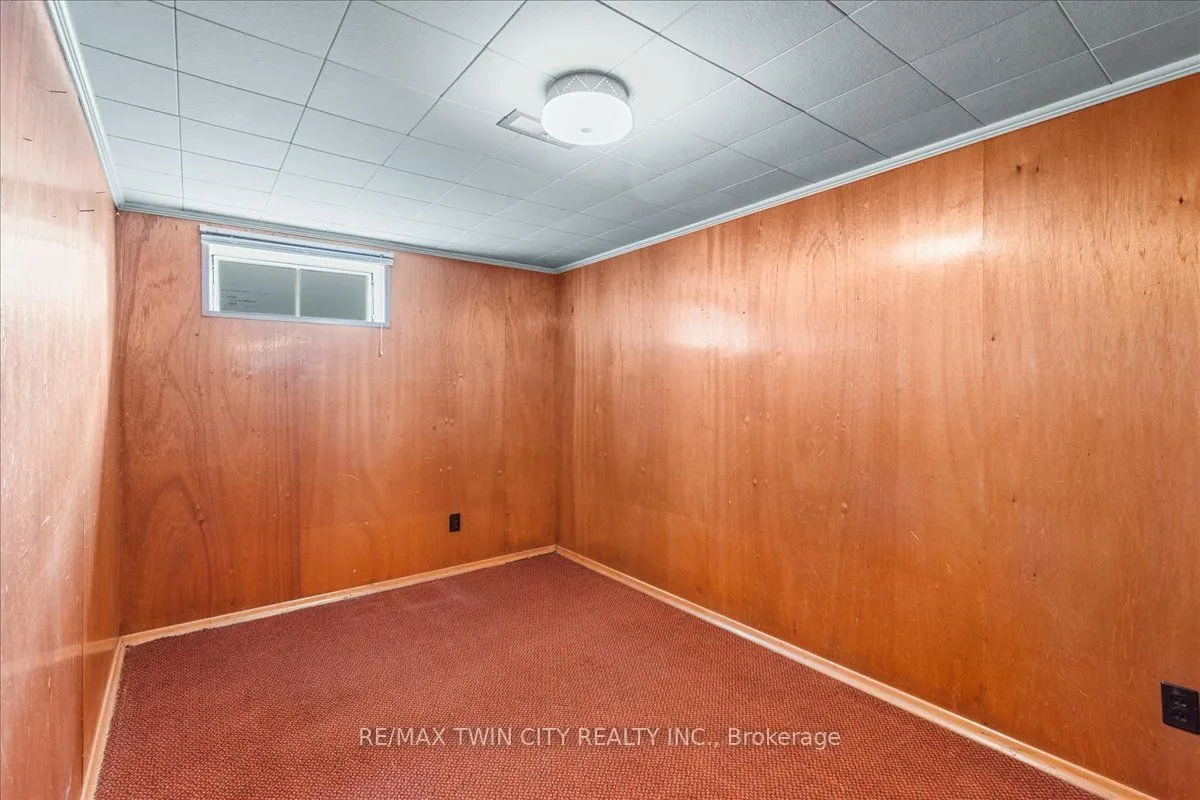 943 Winterhalt Avenue