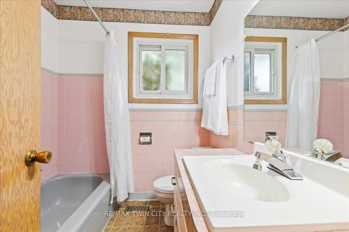 943 Winterhalt Avenue