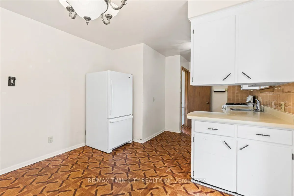 943 Winterhalt Avenue