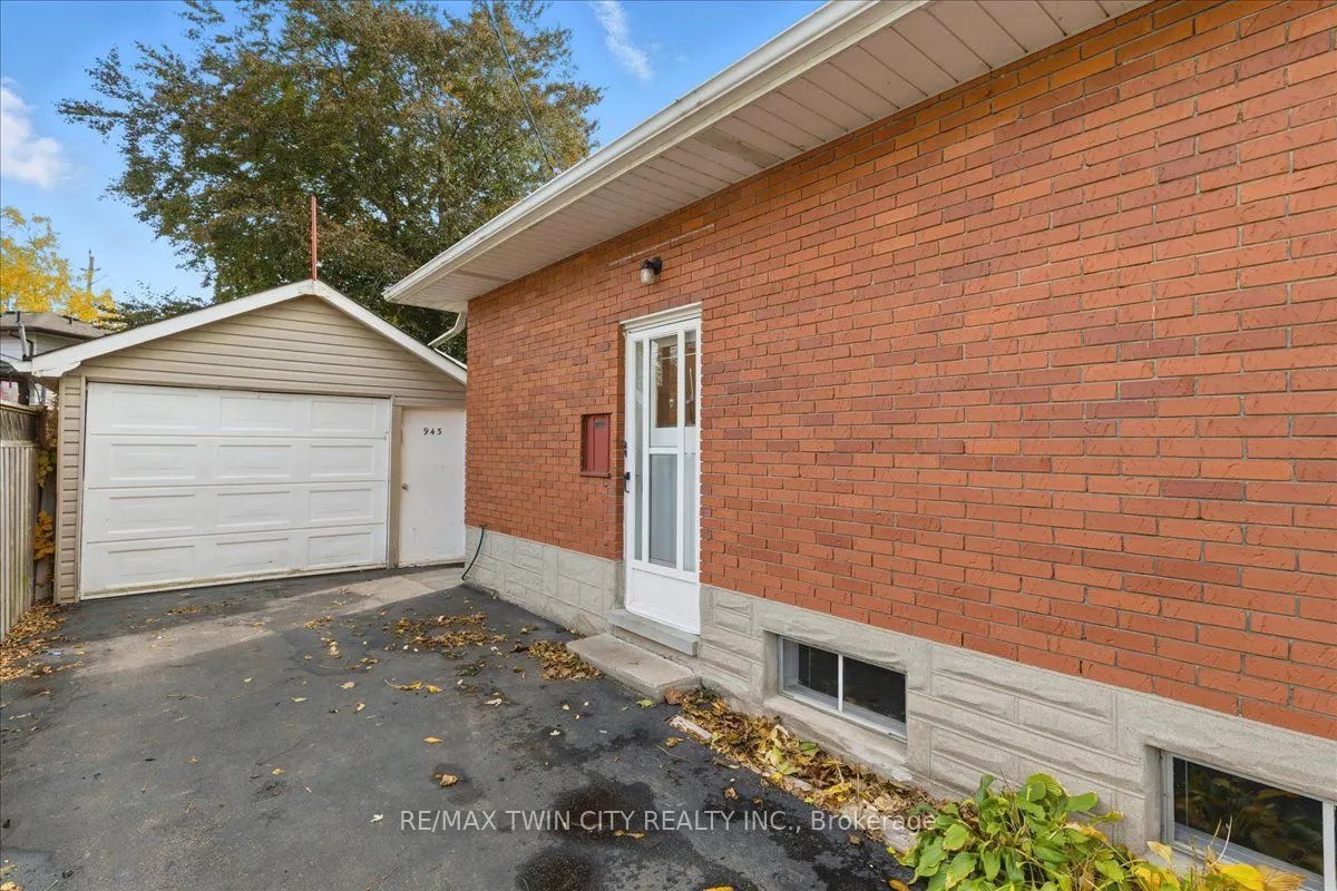 943 Winterhalt Avenue