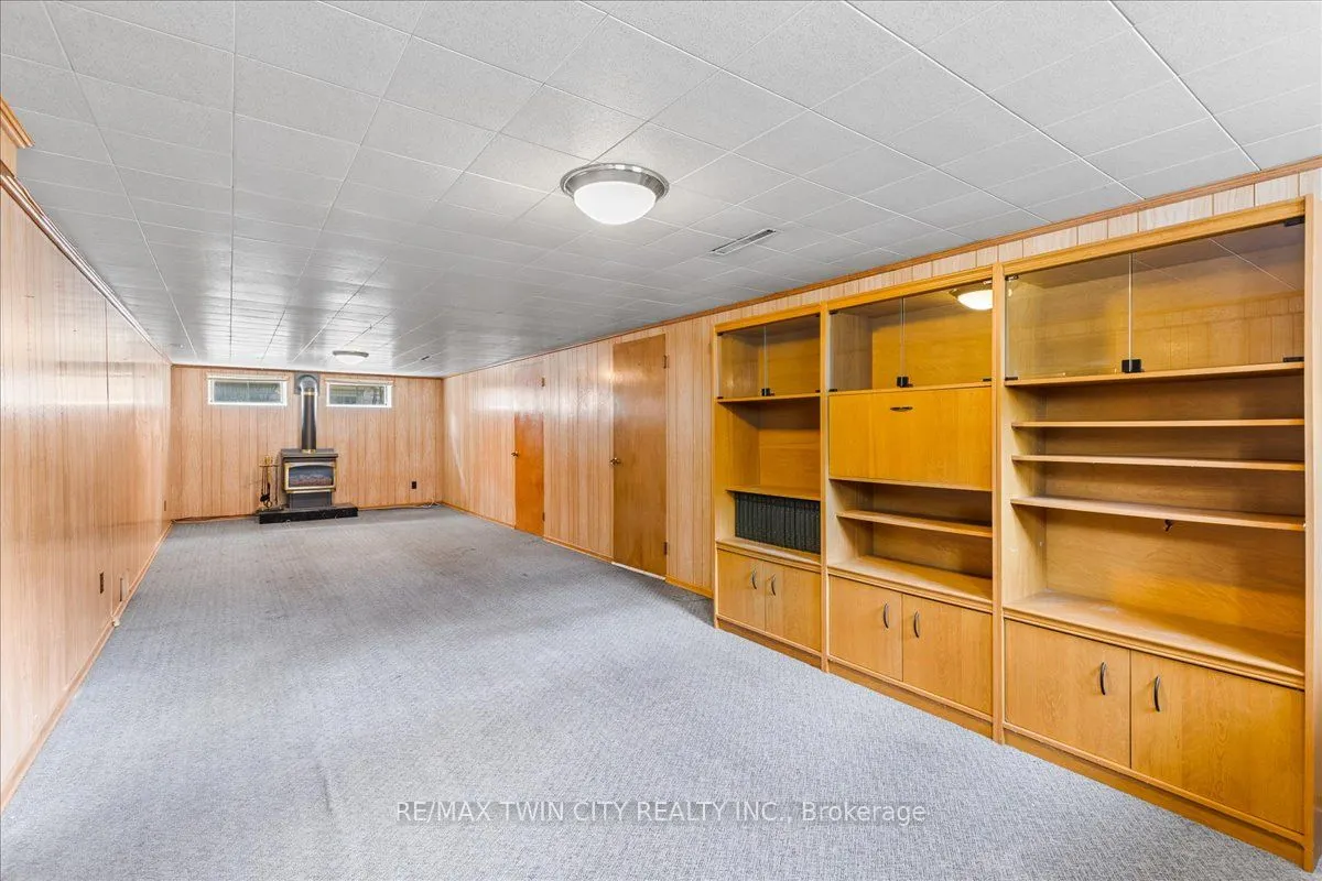 943 Winterhalt Avenue