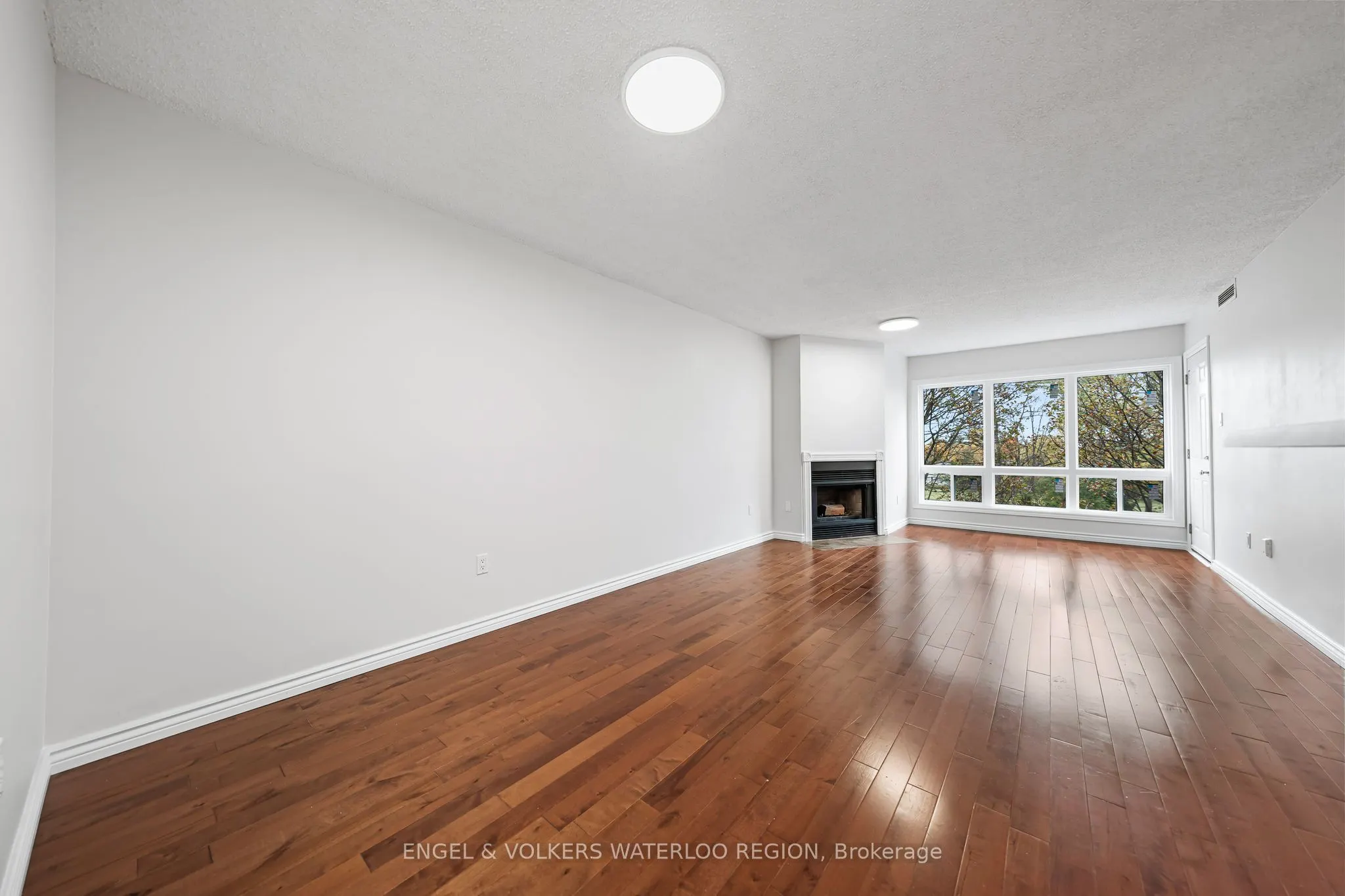 15 Hofstetter Avenue, #406