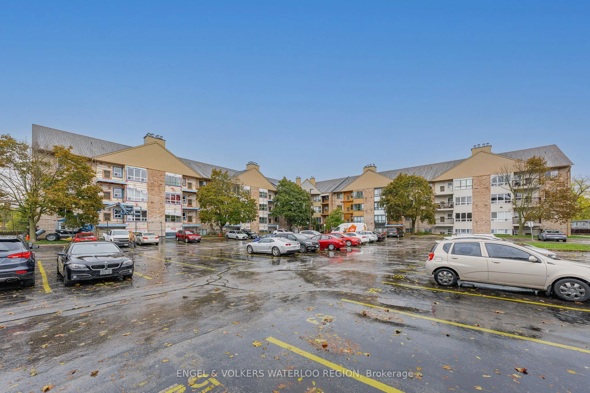 15 Hofstetter Avenue, #406