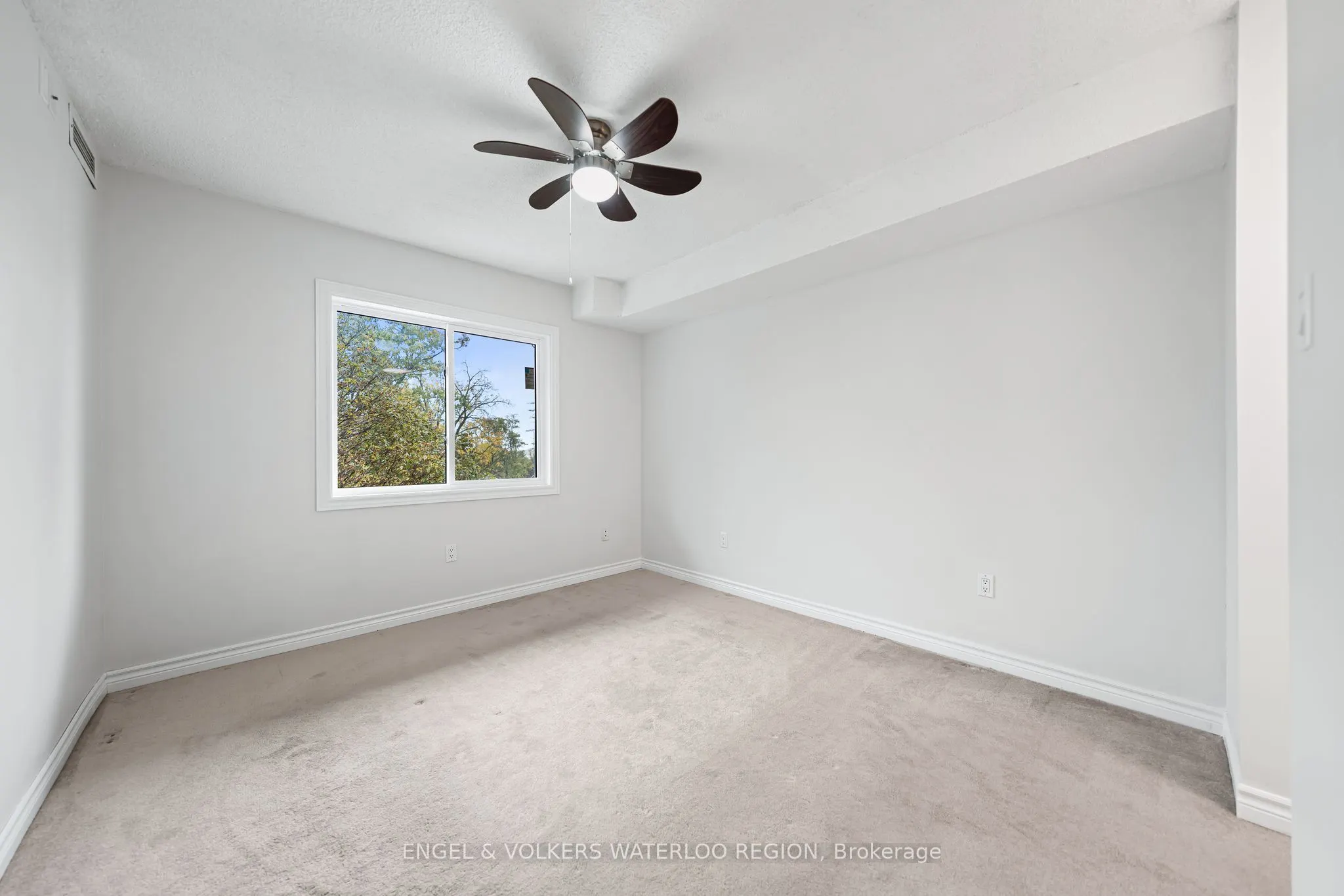 15 Hofstetter Avenue, #406