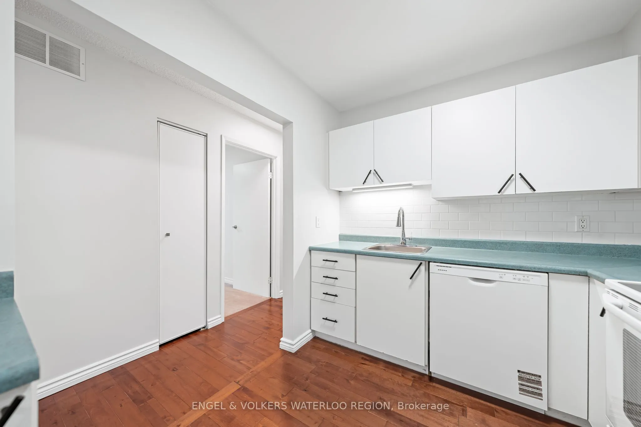 15 Hofstetter Avenue, #406