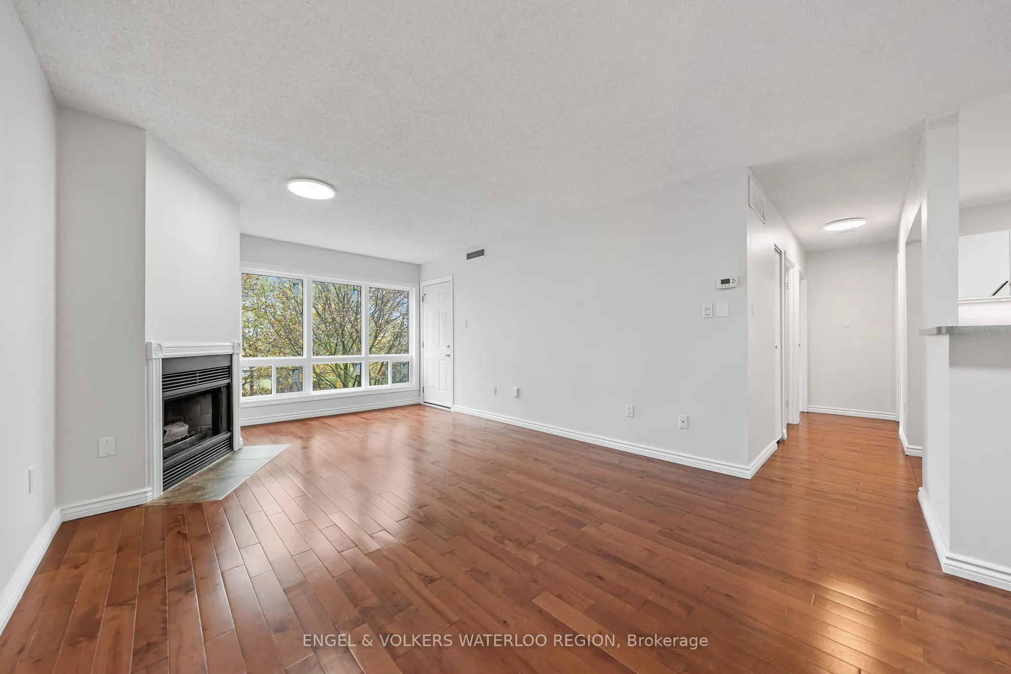 15 Hofstetter Avenue, #406