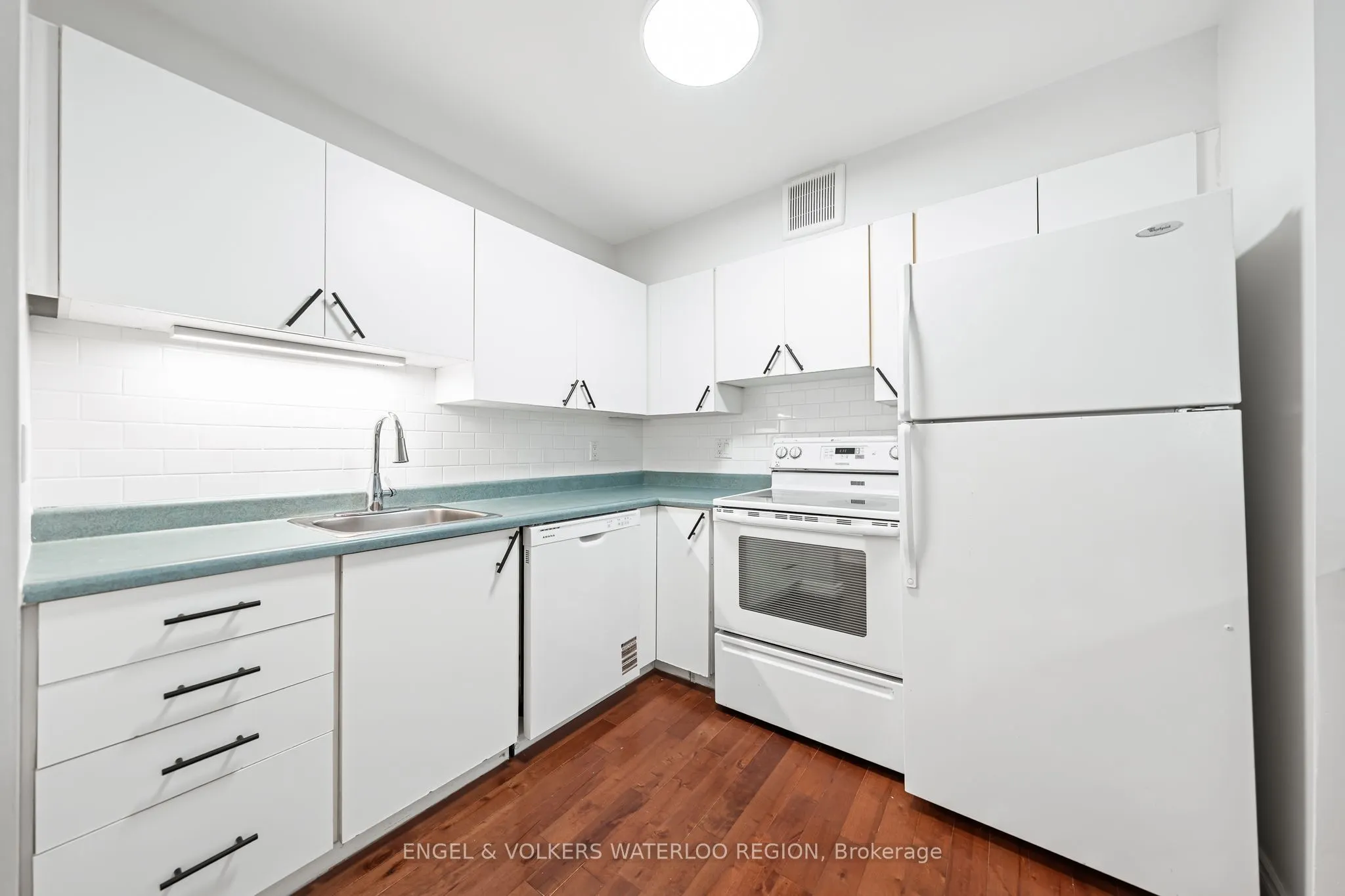 15 Hofstetter Avenue, #406