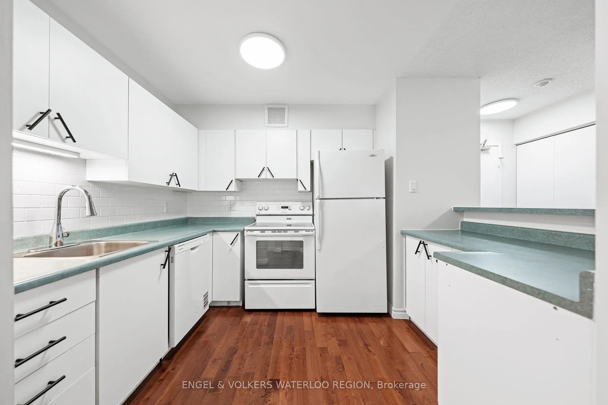 15 Hofstetter Avenue, #406