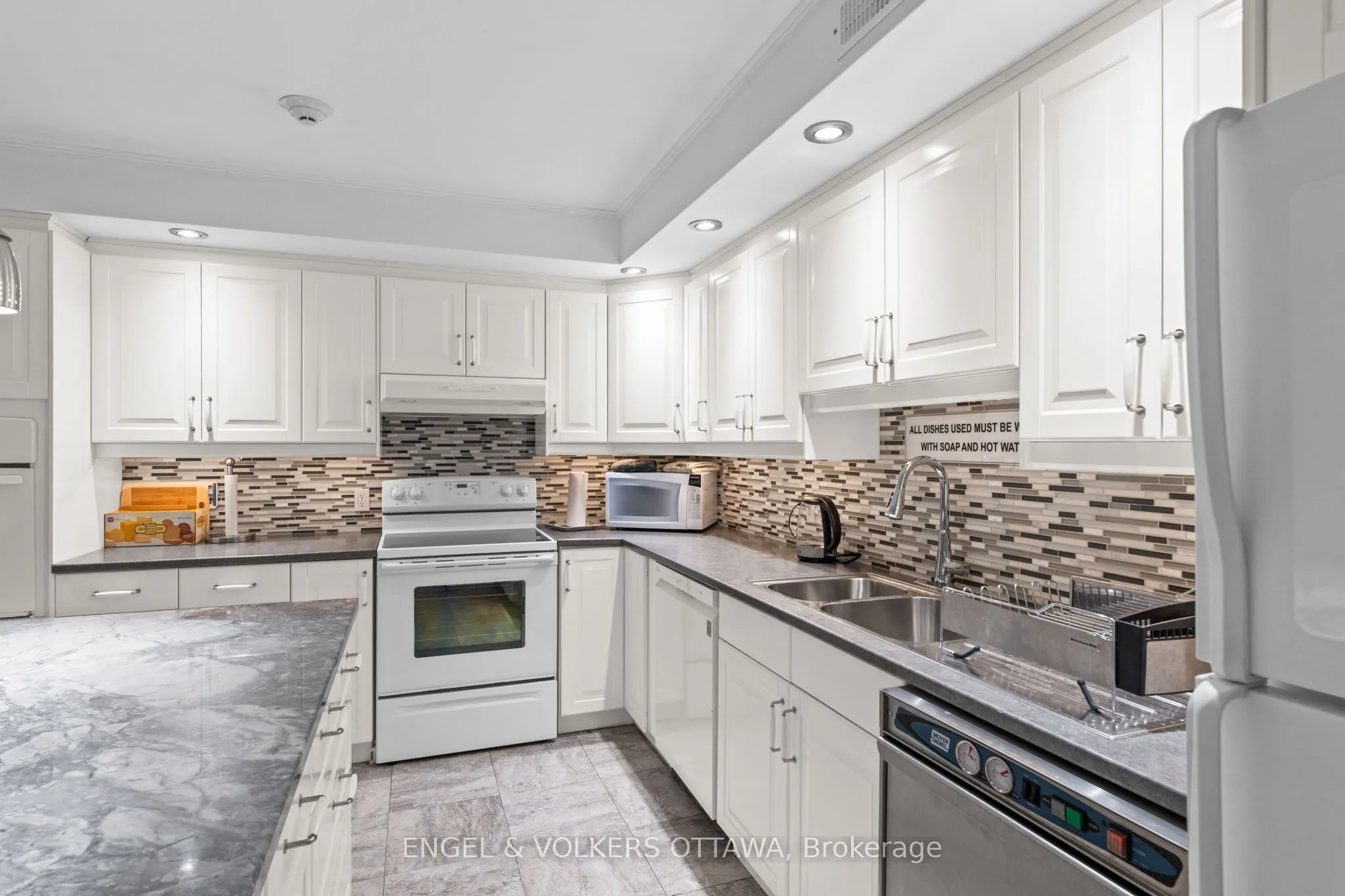 1195 Richmond Road, #1007