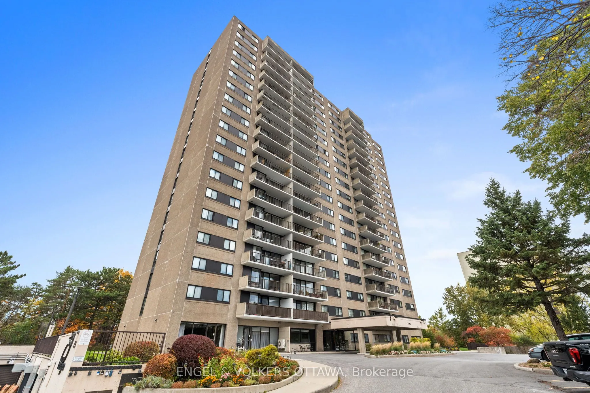1195 Richmond Road, #1007