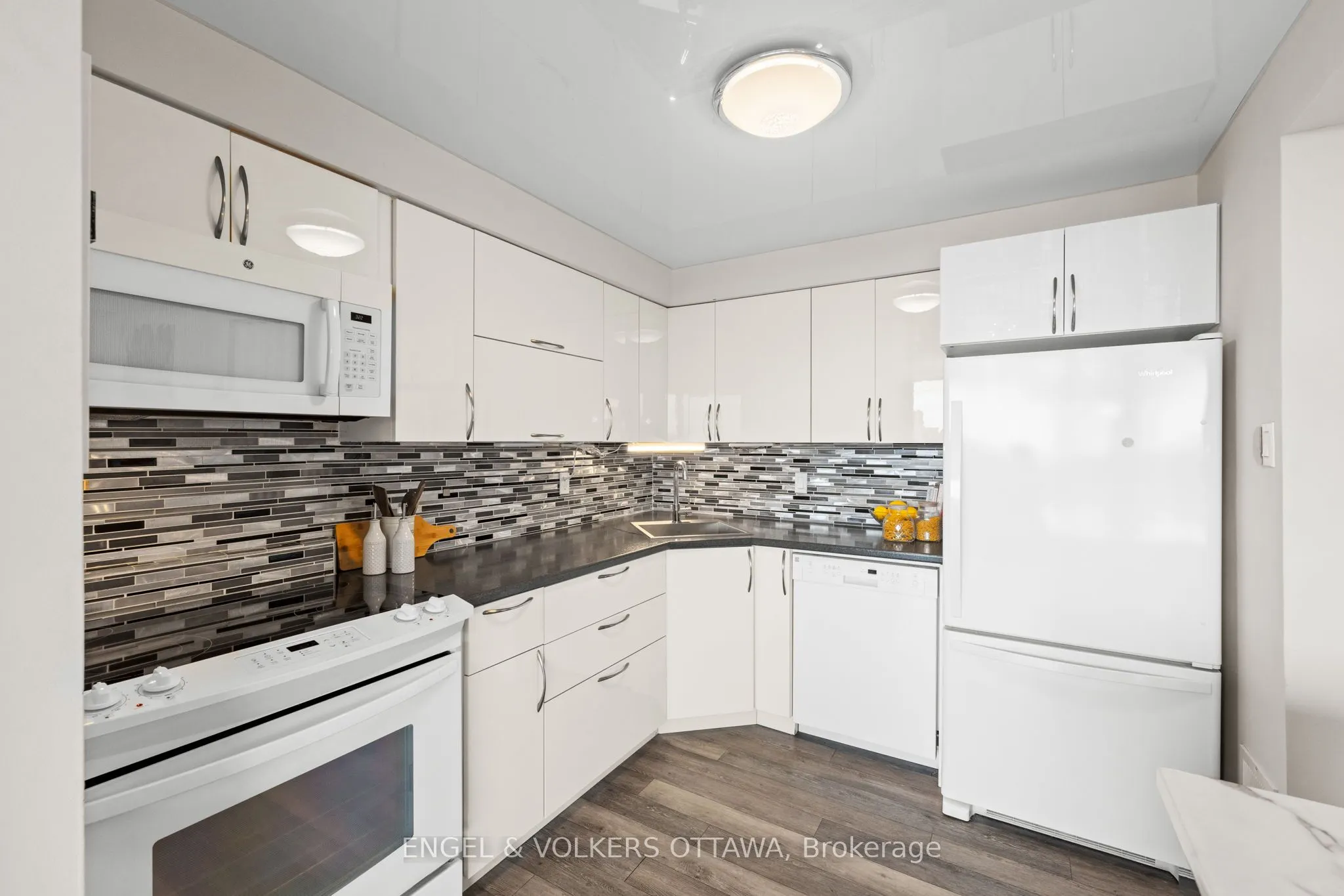 1195 Richmond Road, #1007