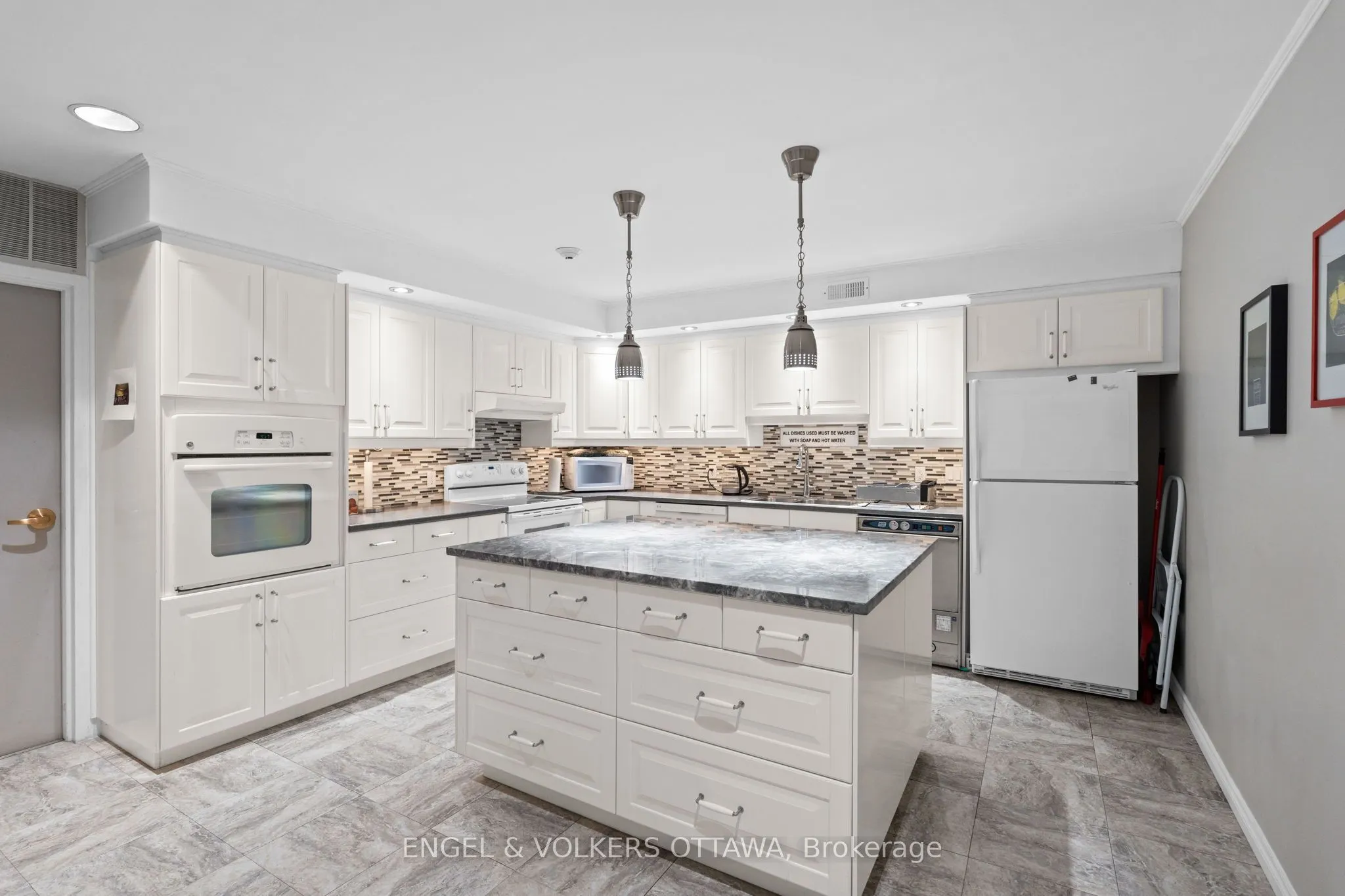 1195 Richmond Road, #1007