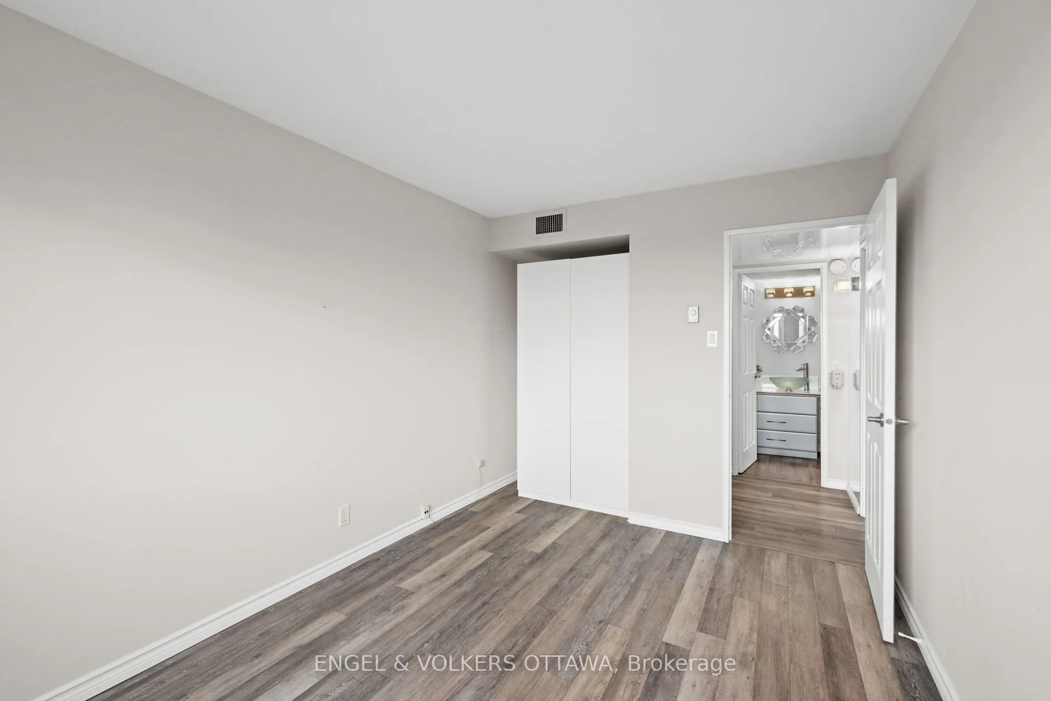 1195 Richmond Road, #1007