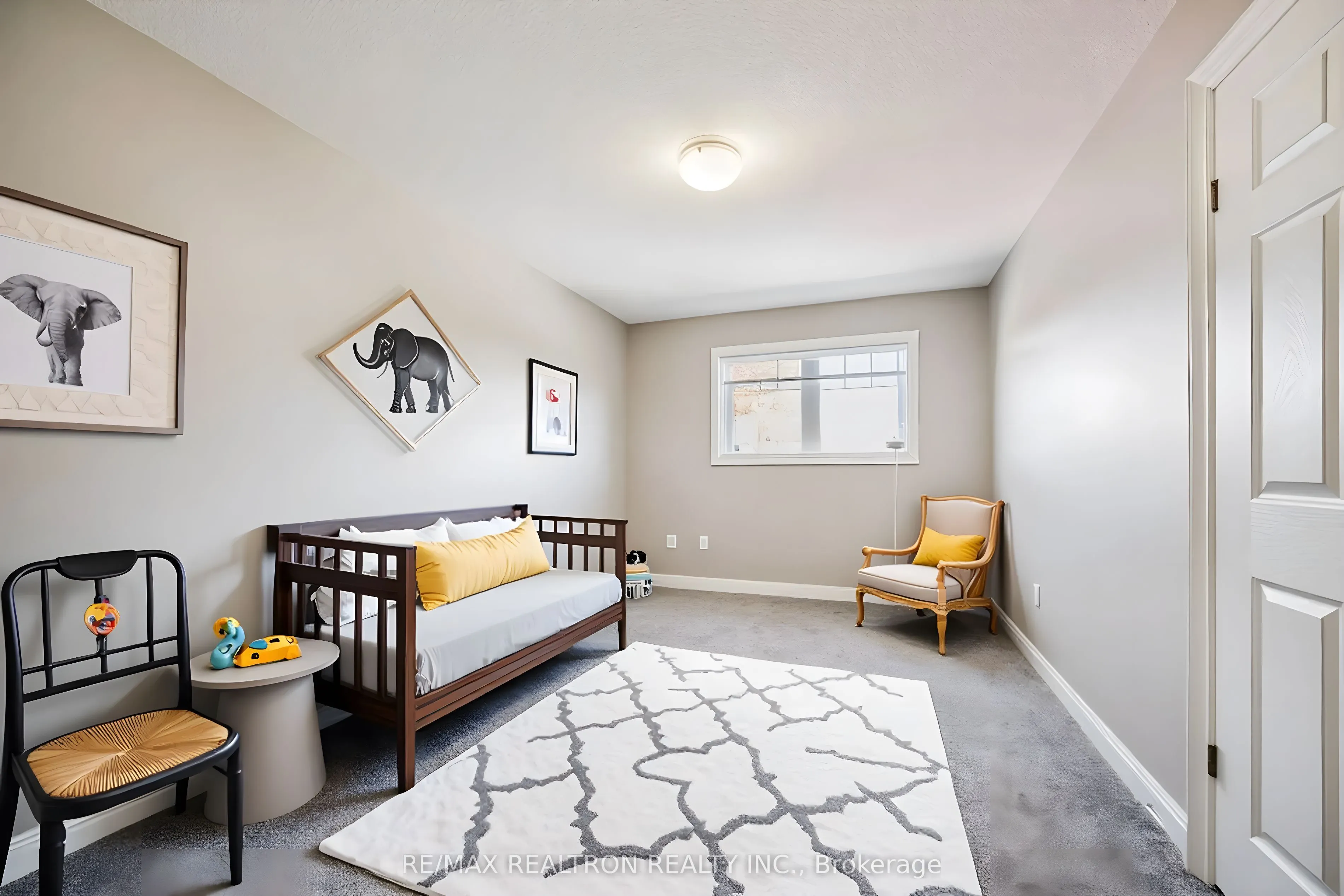 1 Chamberlain Avenue, #8