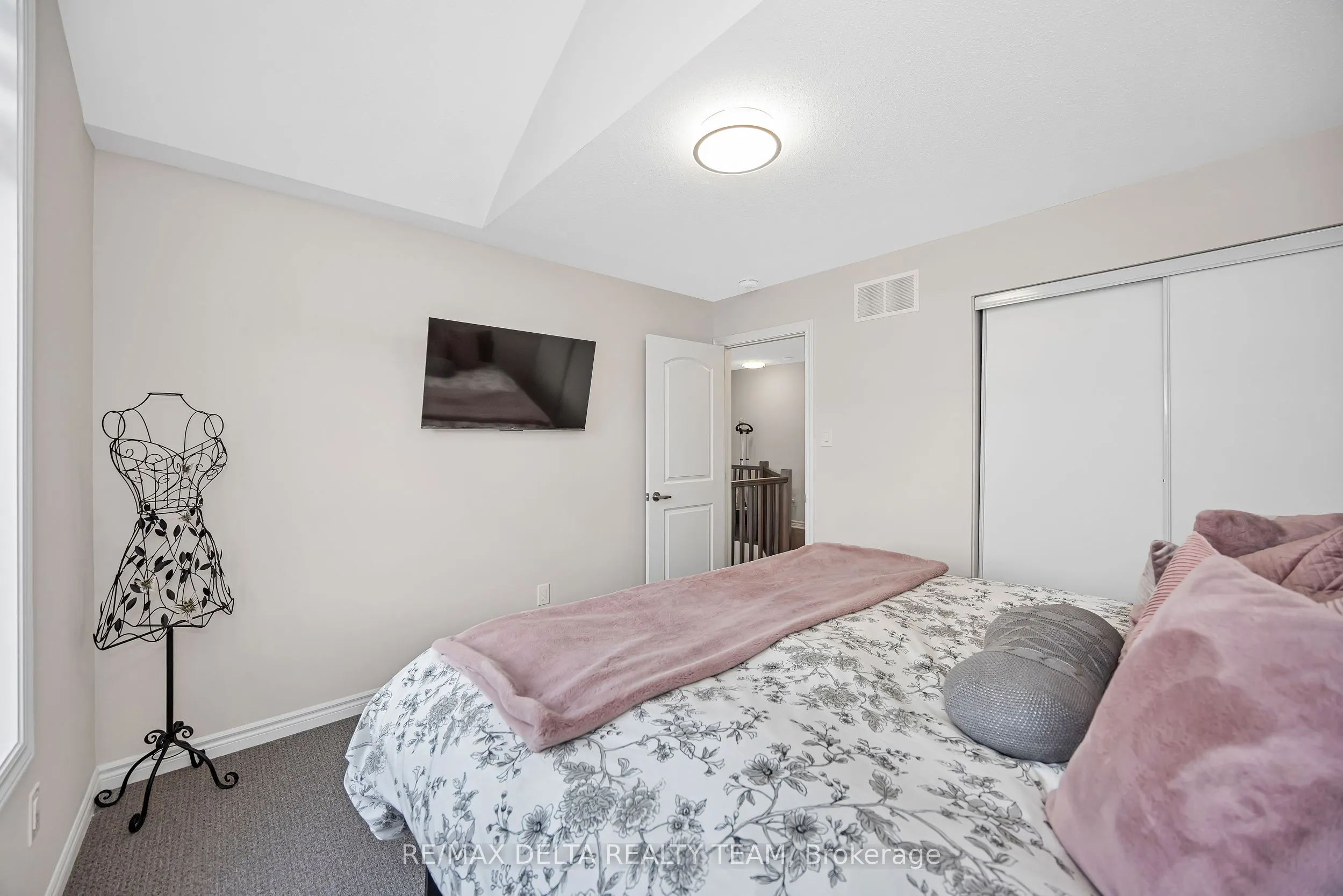 748 Vennecy Terrace